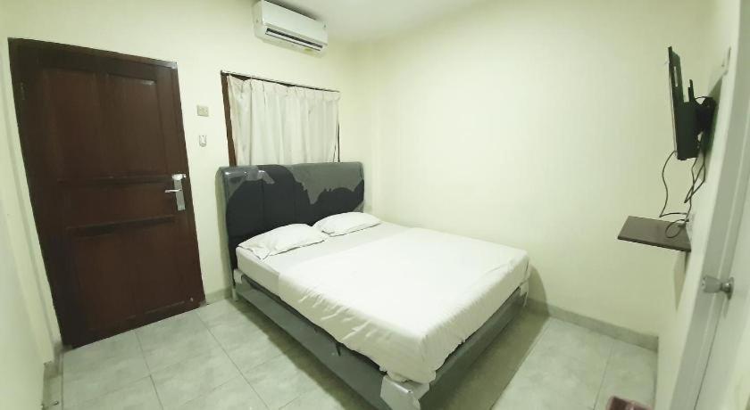 Hotel Taisir Near Palmerah Mitra Reddoorz Jakarta
