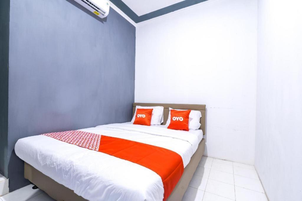 Oyo 1421 Kasmaran Syariah Hotel 2*