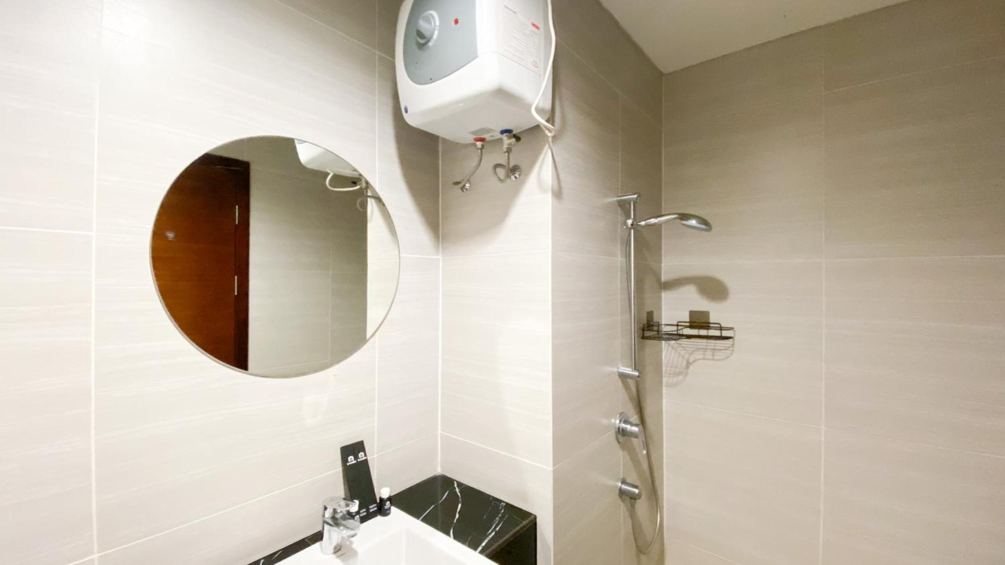 Cozy Living And Warm At West Vista By Travelio * Jakarta