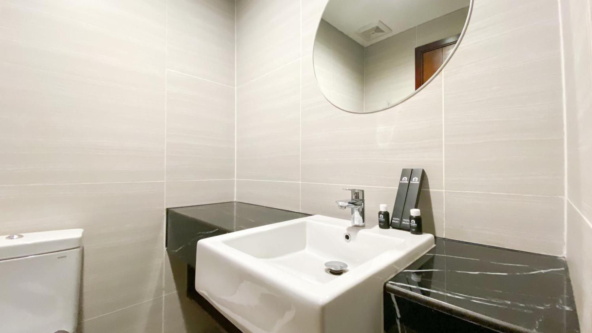Cozy Living And Warm At West Vista By Travelio Jakarta