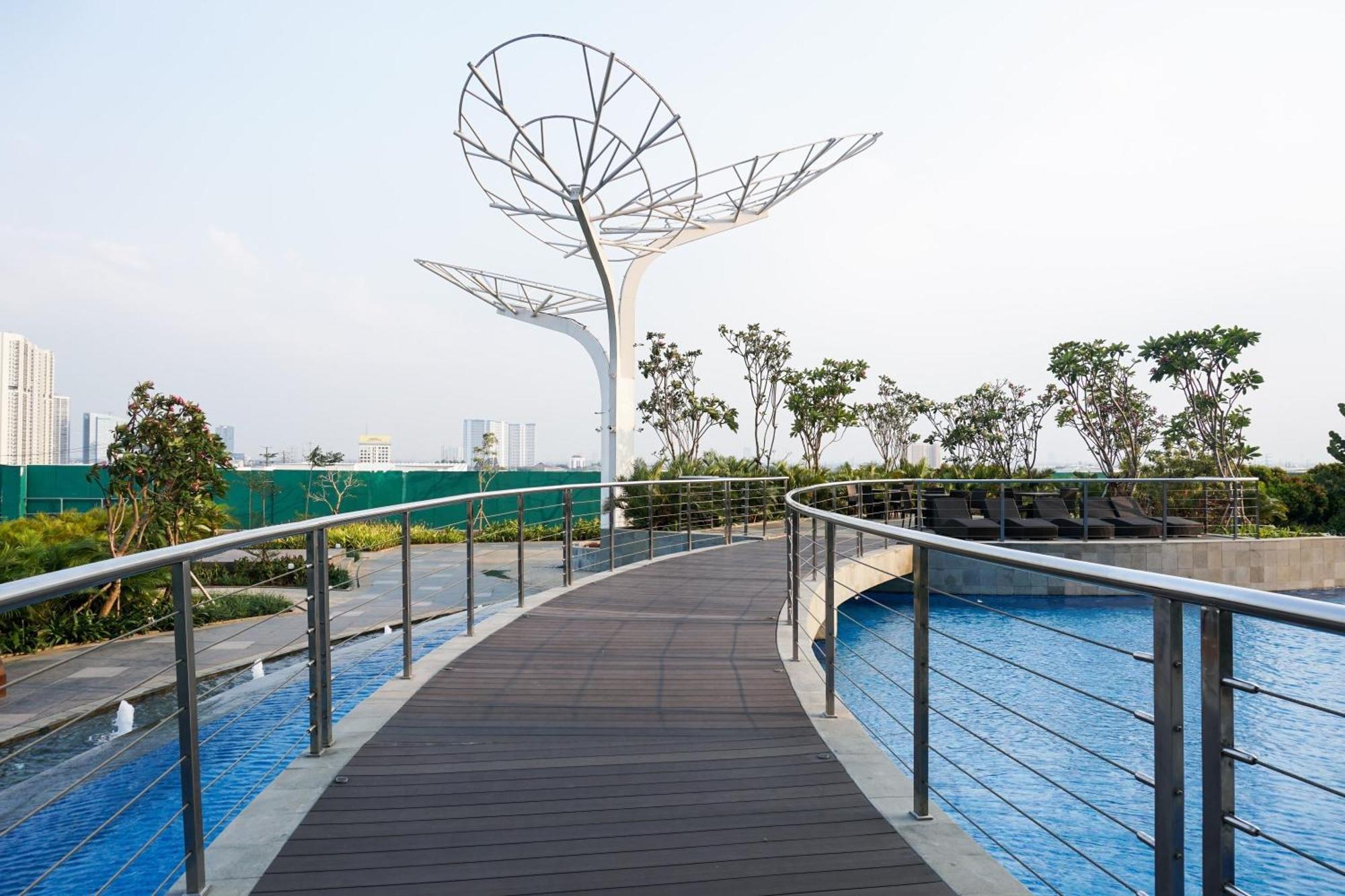 Minimalist At West Vista By Travelio Apartment *