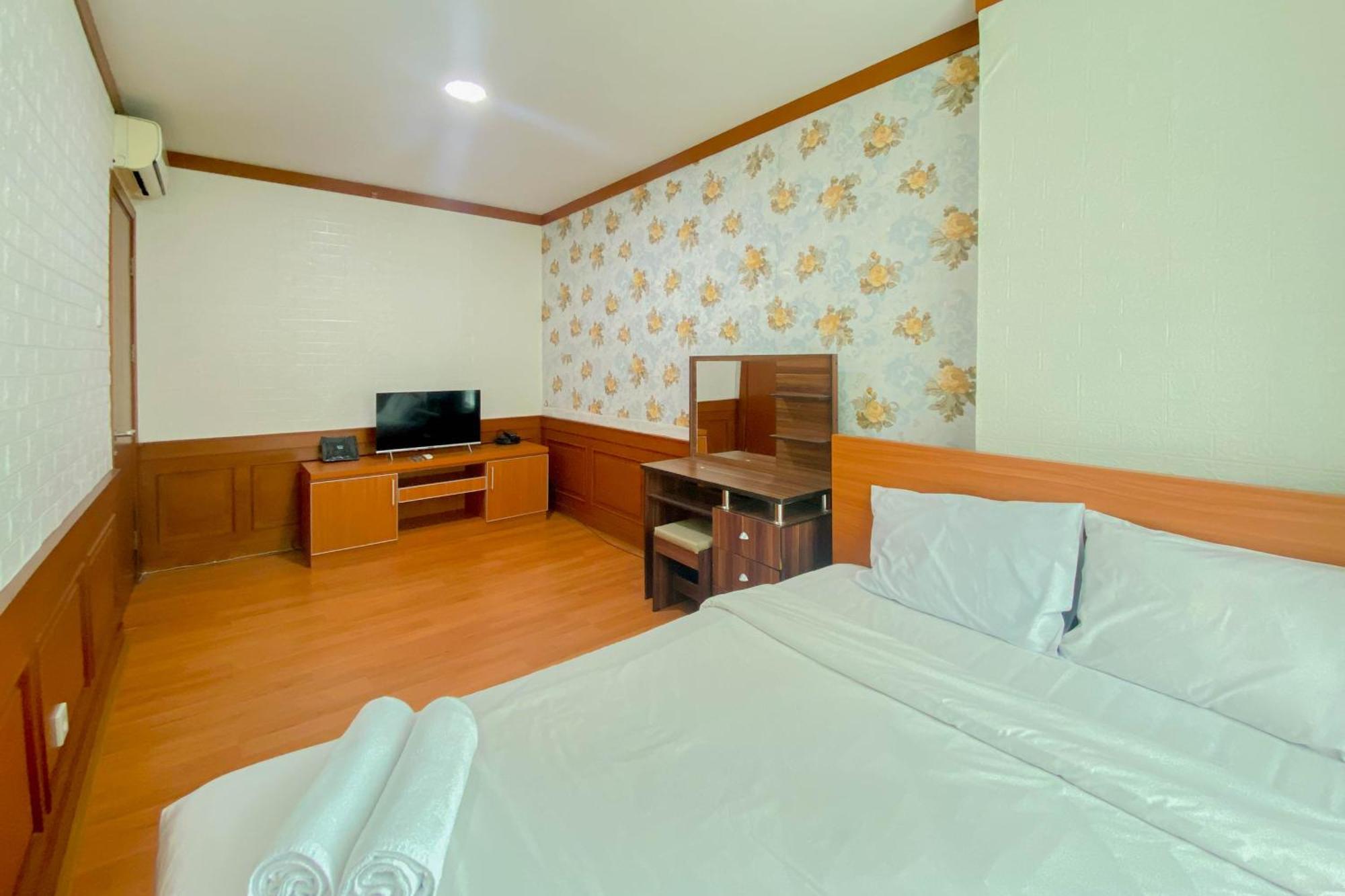 Comfy And Minimalist 1br At Woodland Park By Travelio Jakarta