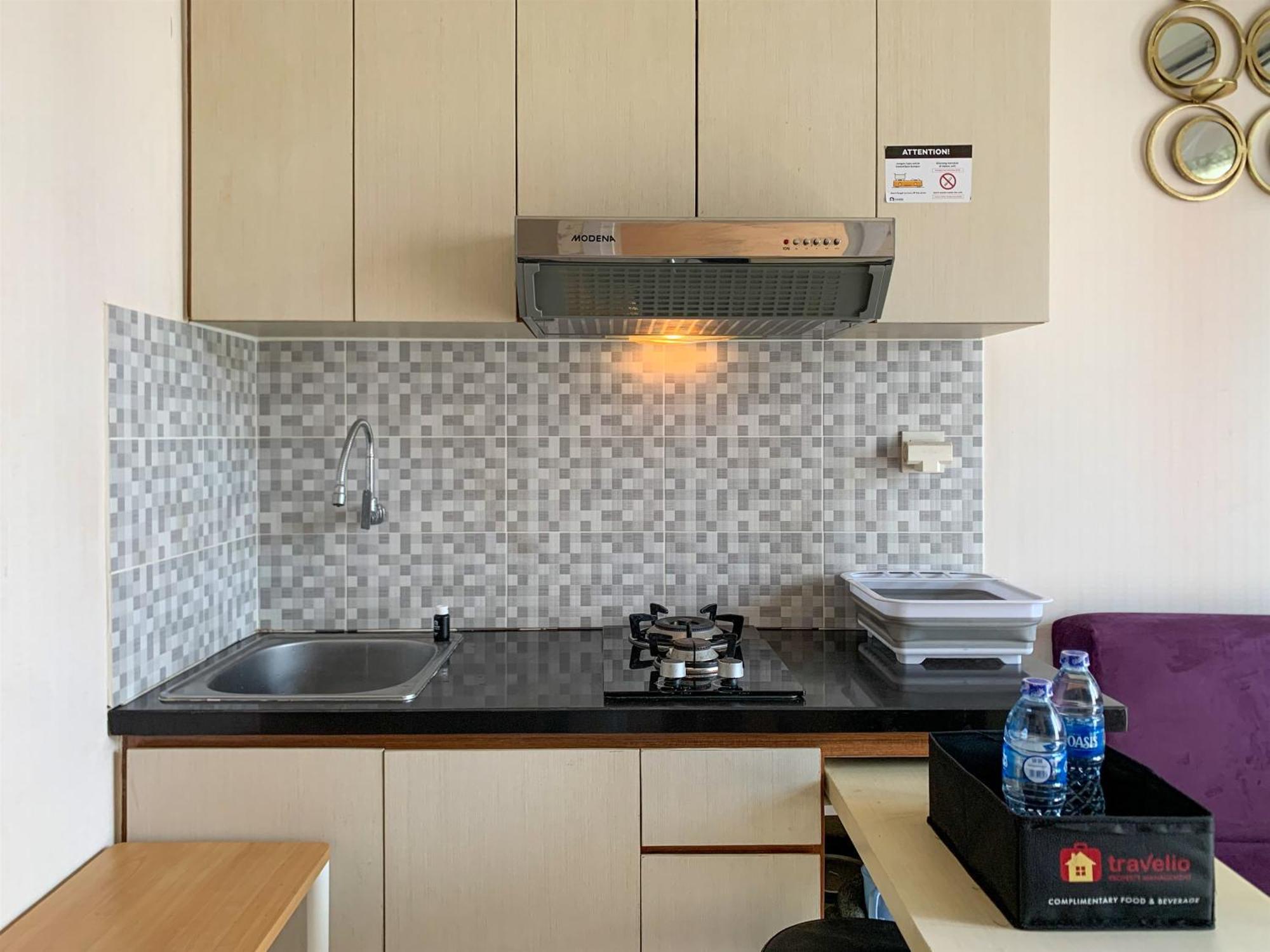 Modern Look And Comfortable 2br Pramuka By Travelio Apartment *
