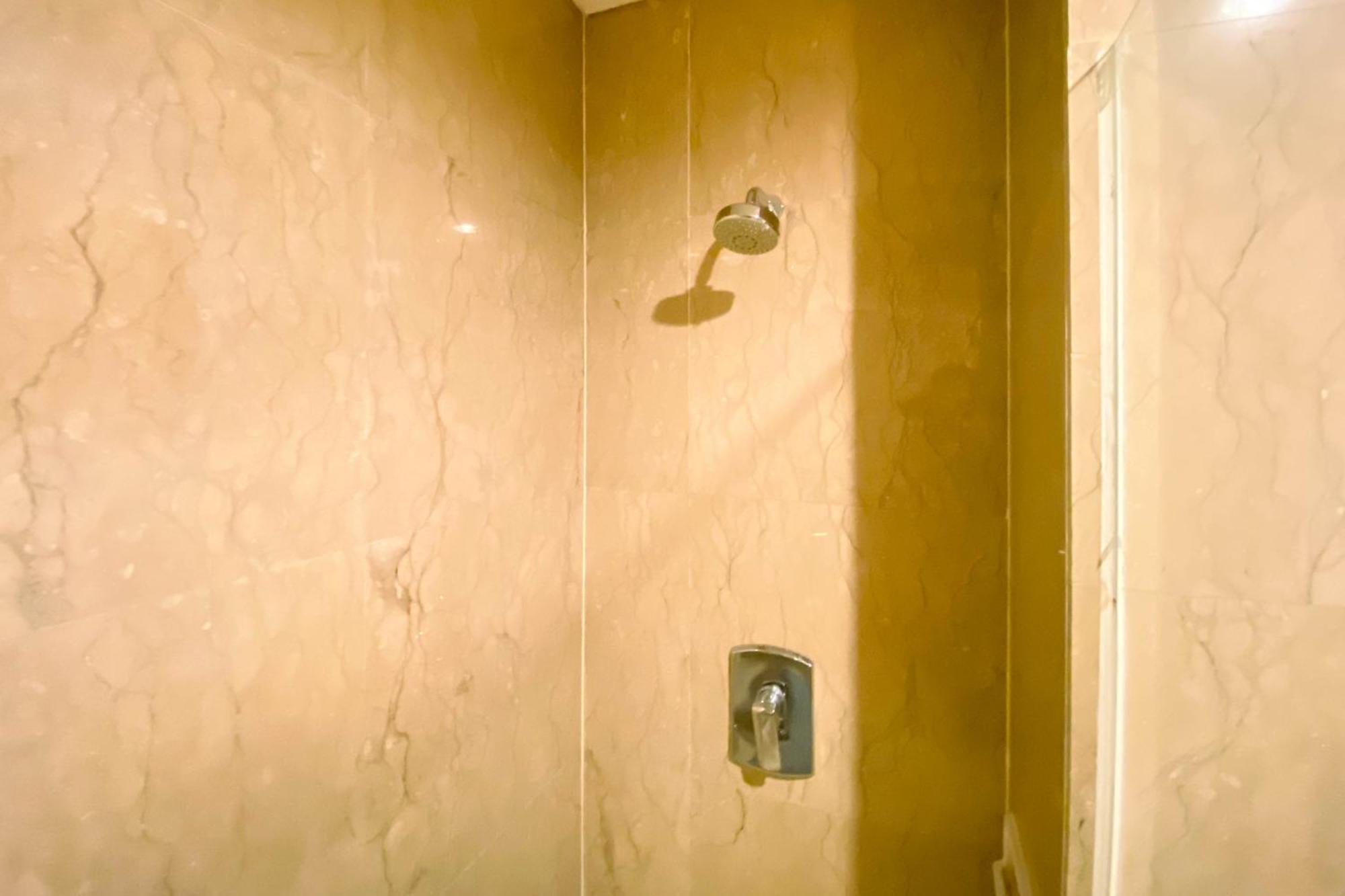Location 2br At Capitol Park By Travelio
