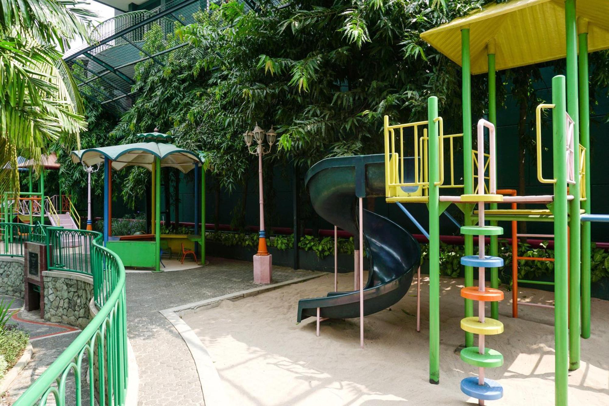 Spacious And Homey 2br At Nuasa Hijau Indah By Travelio * Jakarta