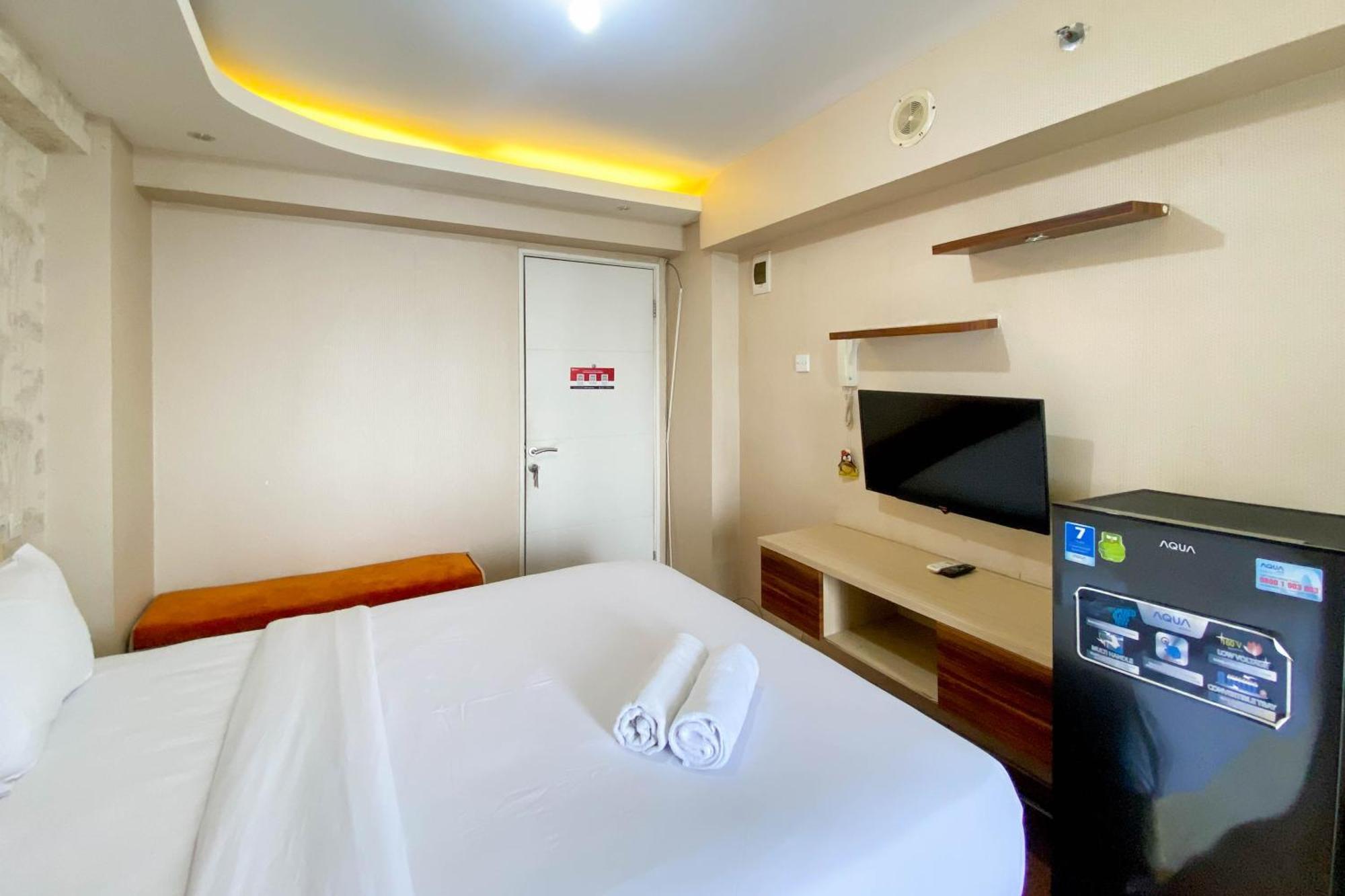 Apartment Good And Comfy At Bassura By Travelio *