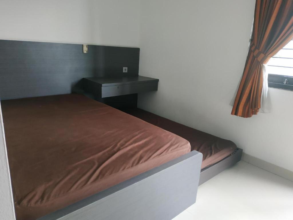 Oyo 90438 Mampang 34 2*