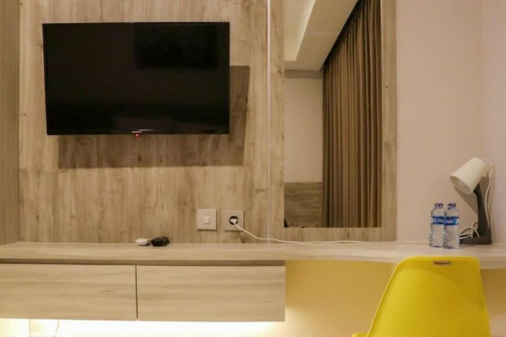Luxury Sea View Free Wifi And Cozy Gold Coast Pik Next To Oakwood By Blezz Apartment Jakarta
