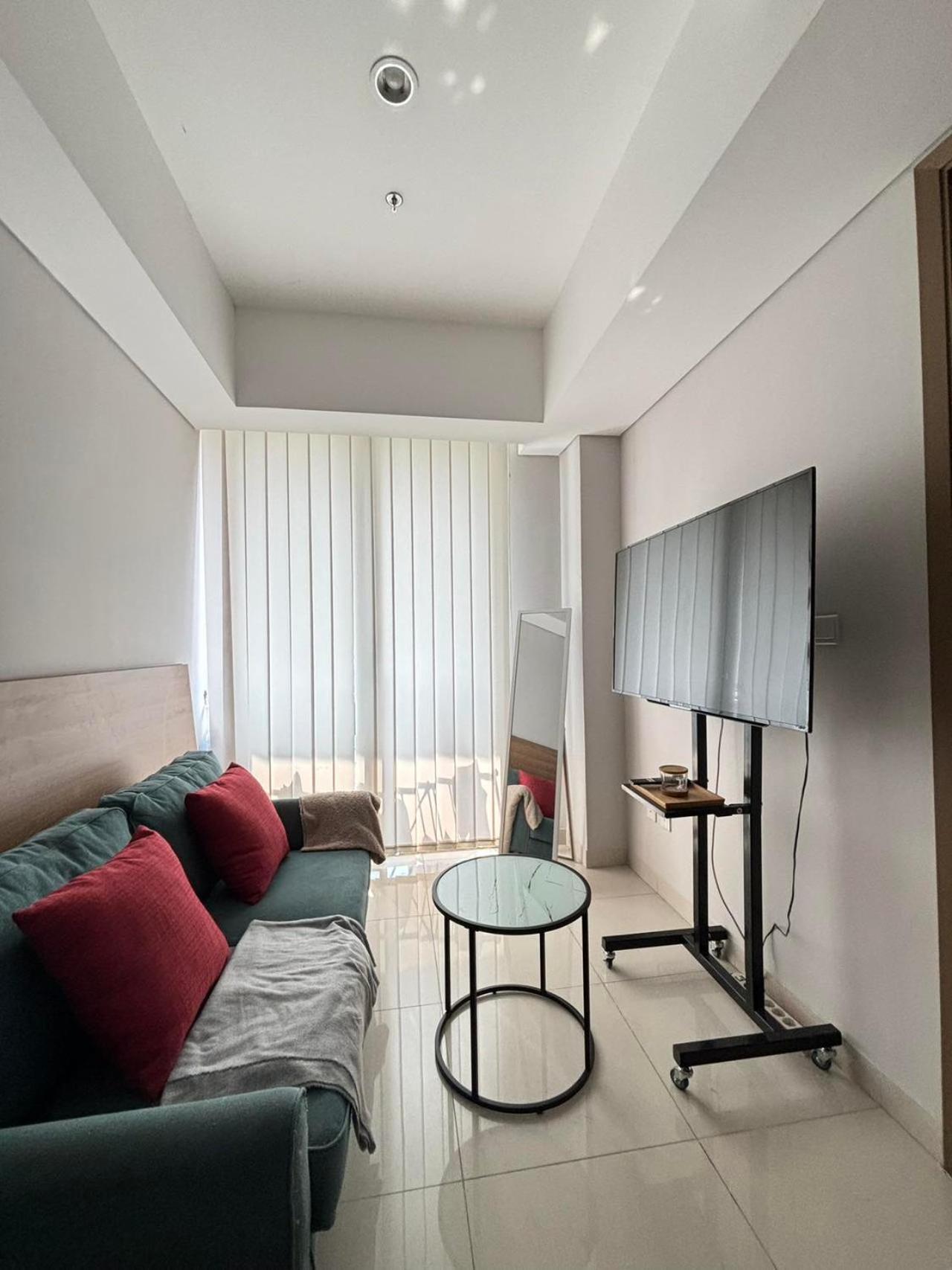 Cozy Modern 1br With Netflix 50 Inc Tv Jakarta