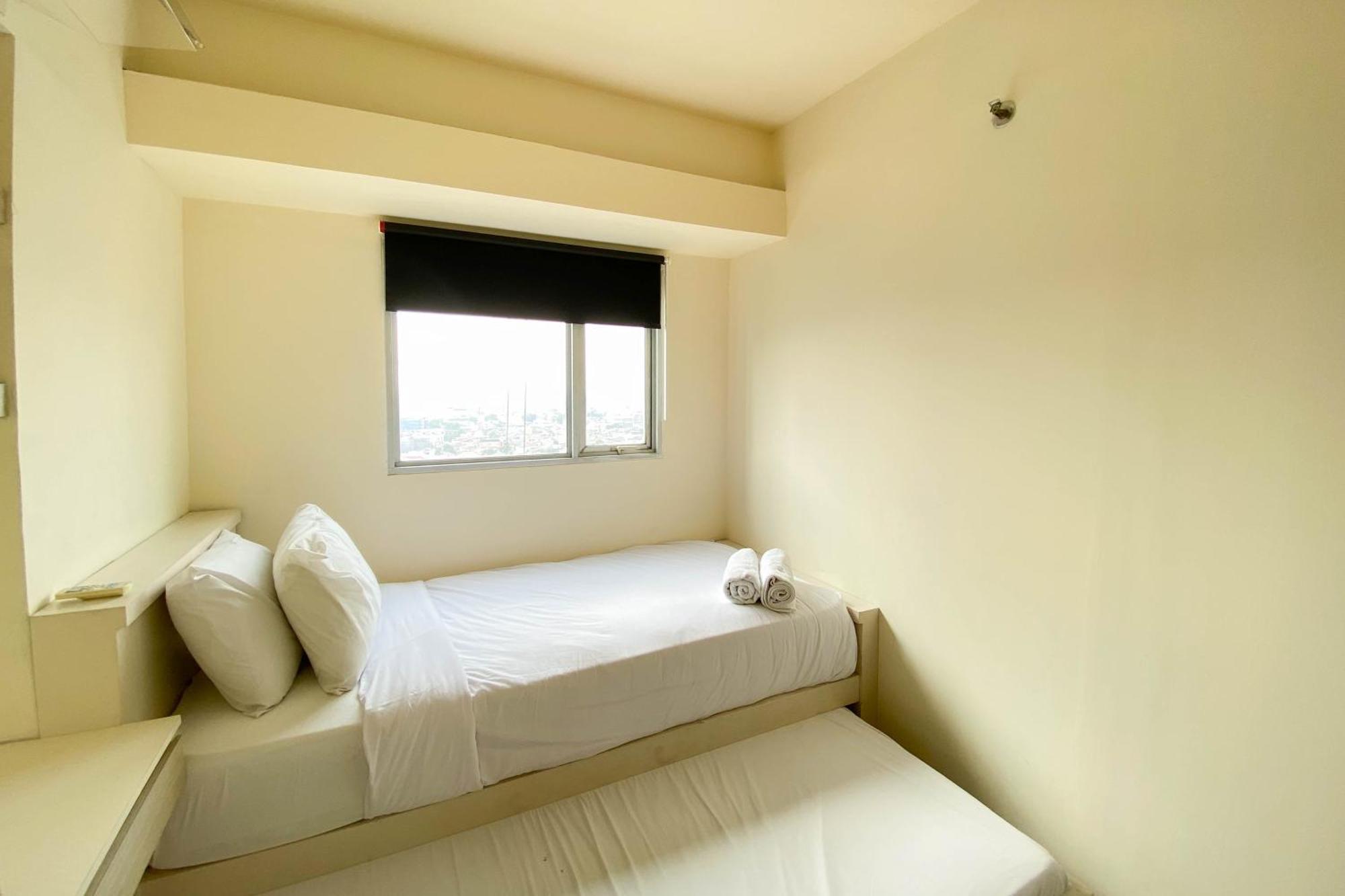 Cozy And Modern Look 2br The Wave Kuningan By Travelio Apartemen