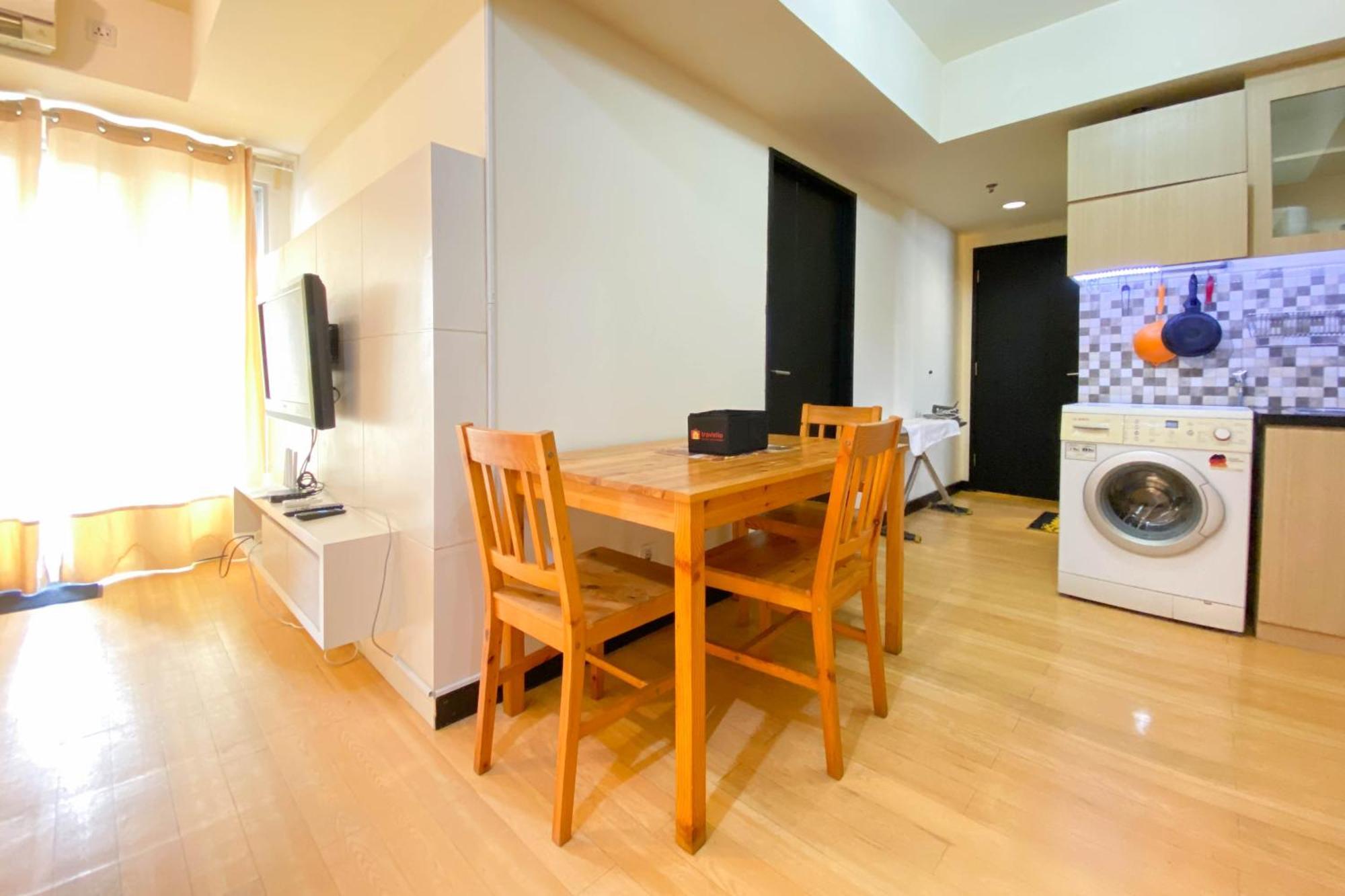 Cozy And Modern Look 2br The Wave Kuningan By Travelio Apartemen *
