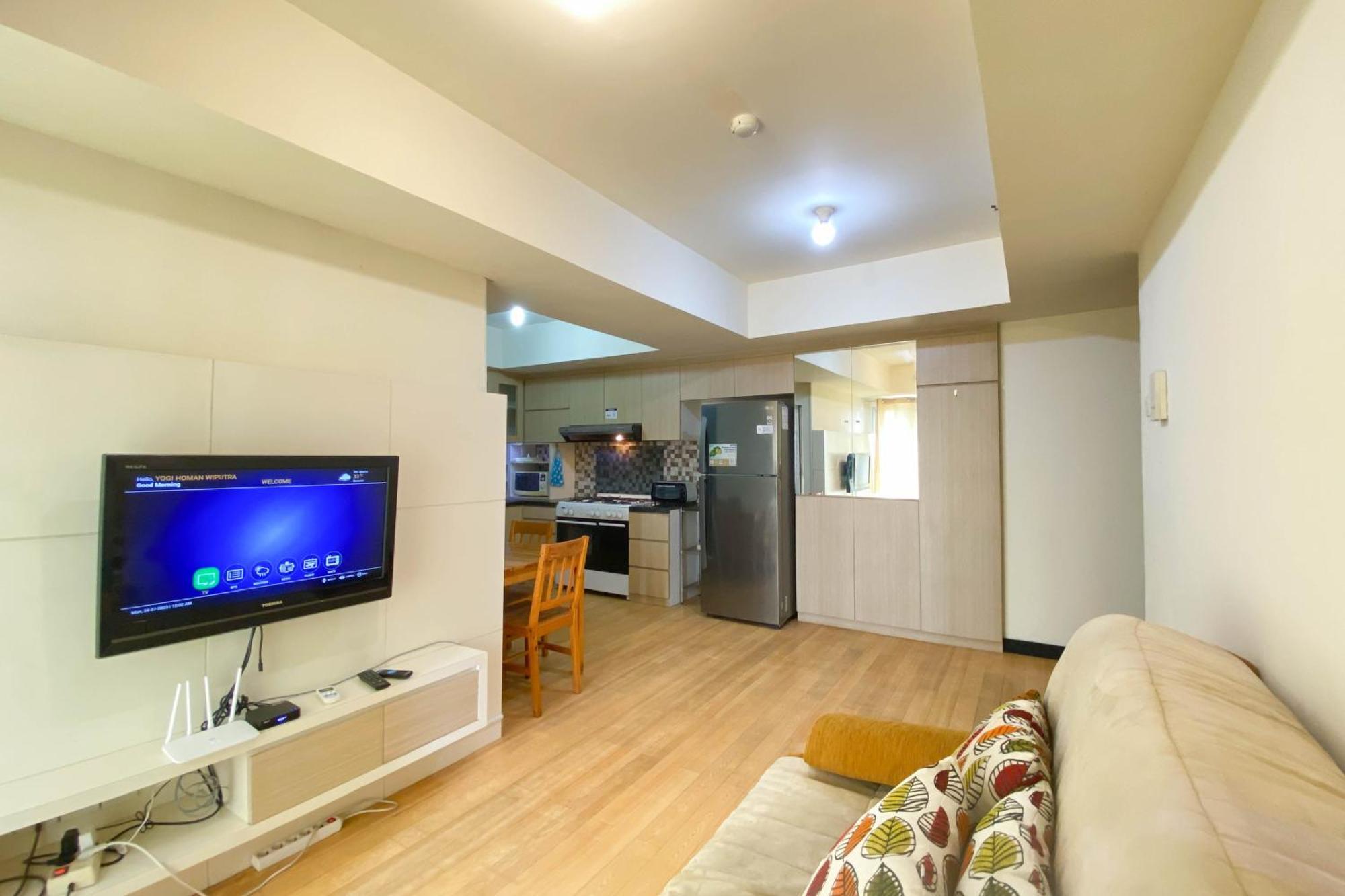 Cozy And Modern Look 2br The Wave Kuningan By Travelio Apartemen