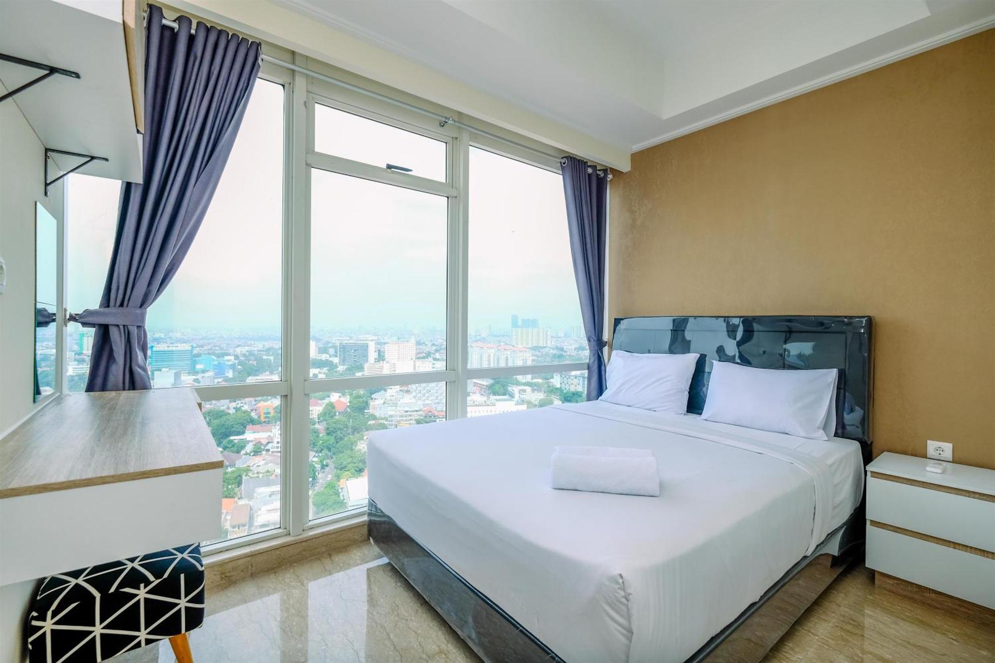 Modern Look And Comfy 2br At Menteng Park By Travelio Apartment