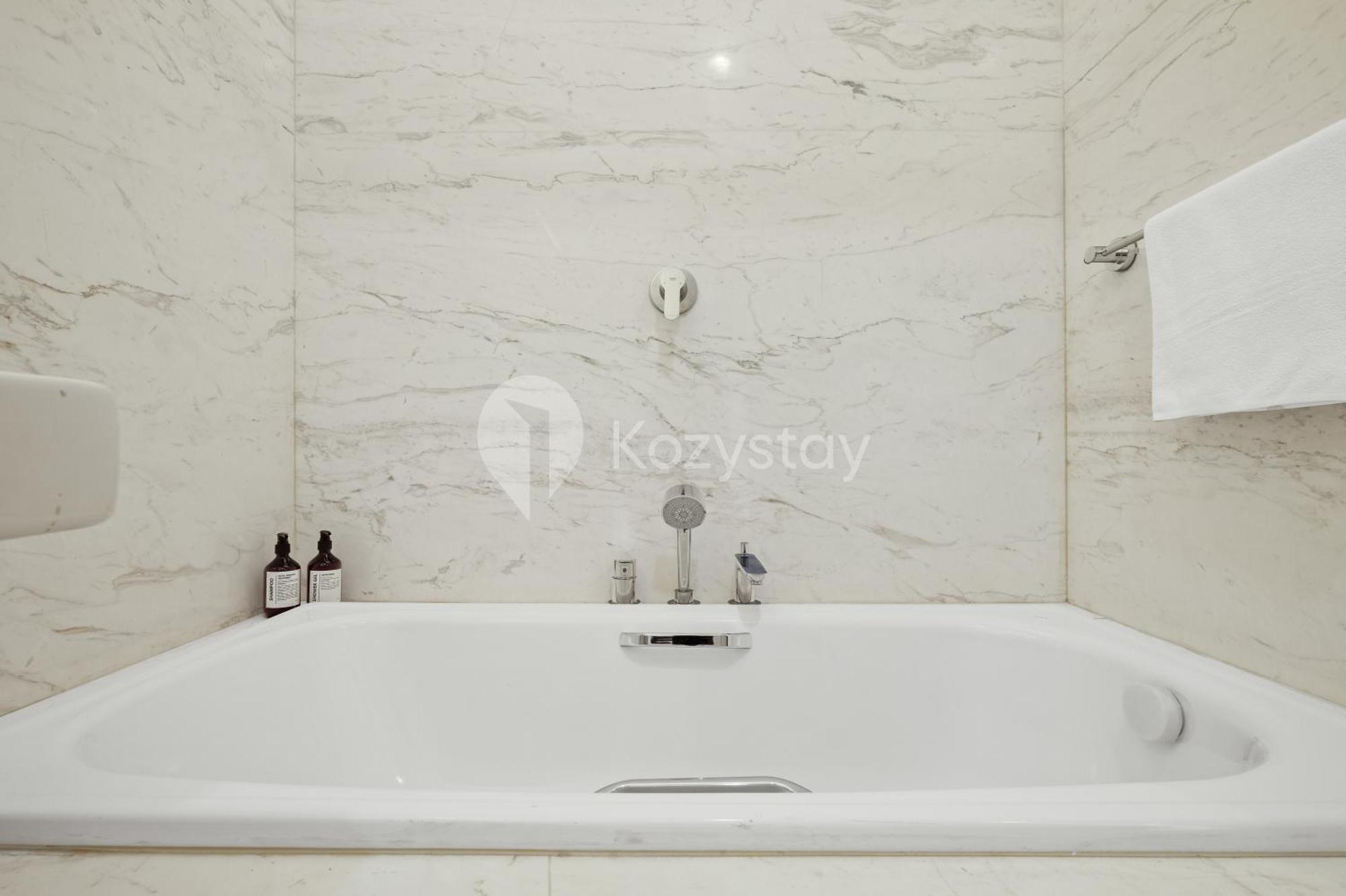 Moku By Kozystay - Cilandak Apartment