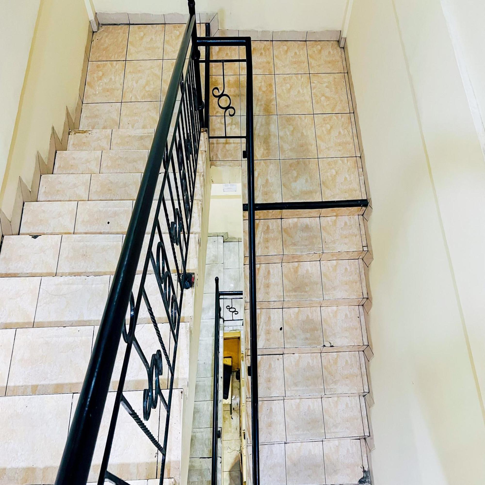 Taisir Near Palmerah Mitra Reddoorz 2* Jakarta