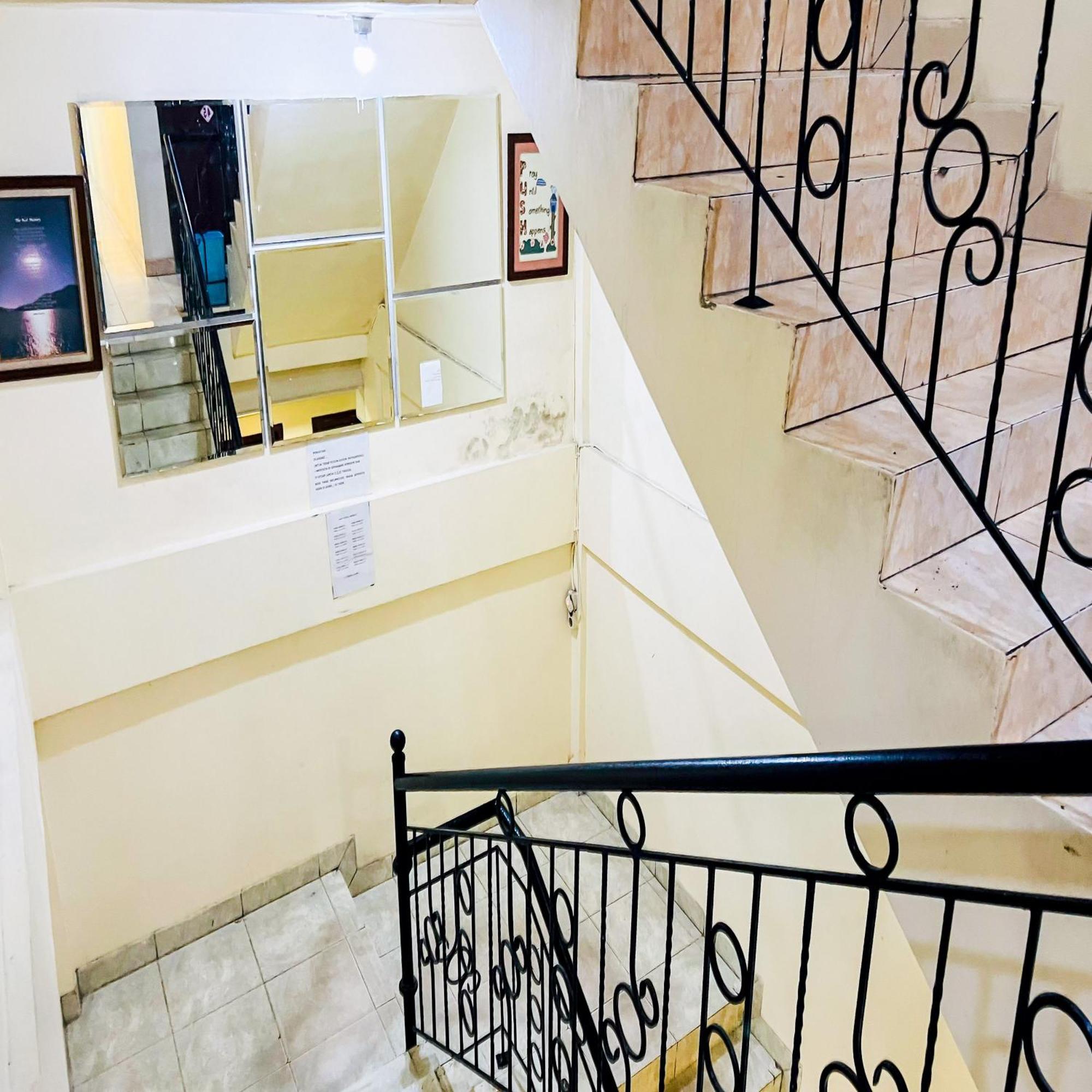 Hotel Taisir Near Palmerah Mitra Reddoorz