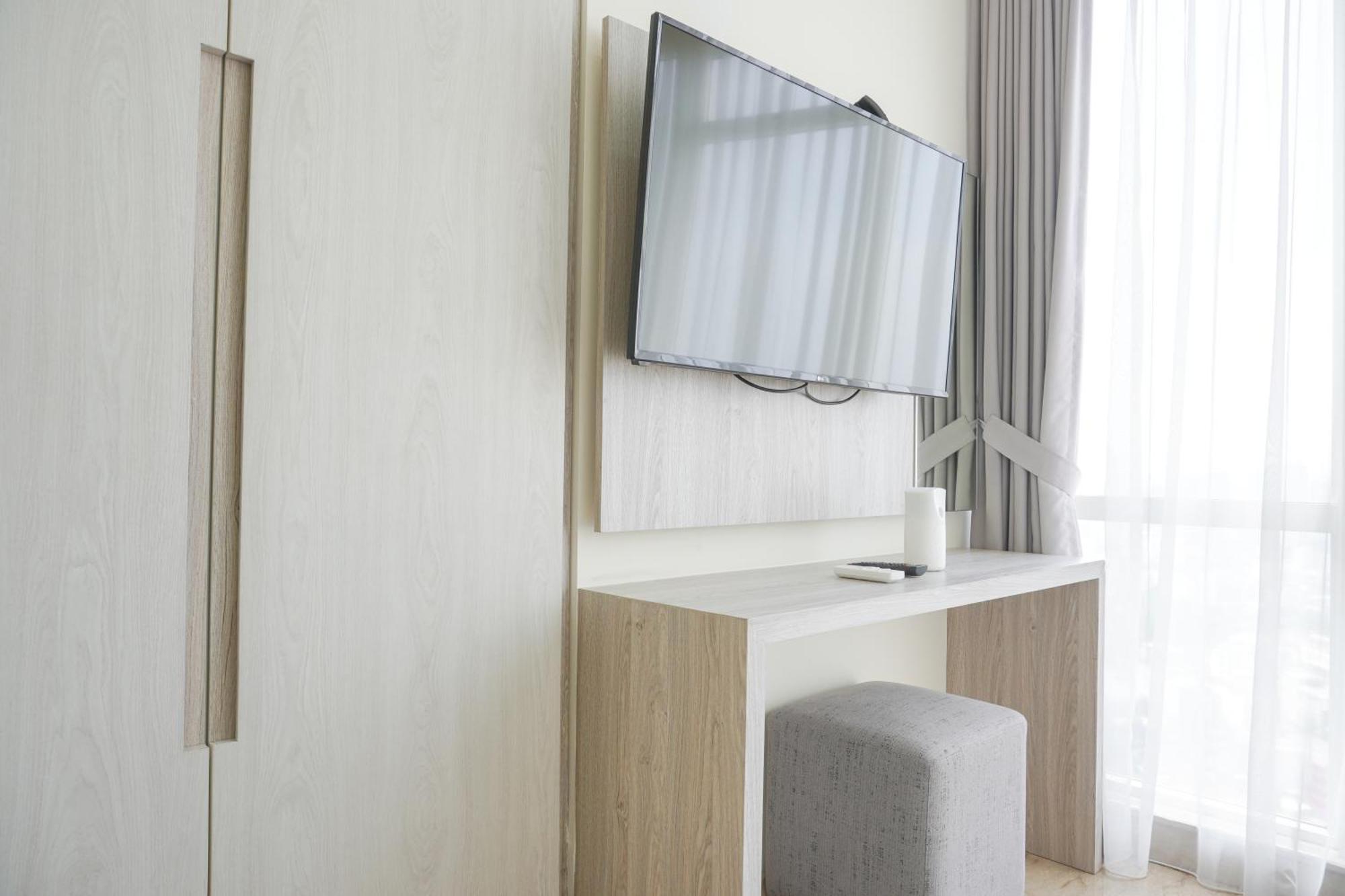 Apartment Elegant And Comfy 2br With Private Lift At Menteng Park By Travelio *
