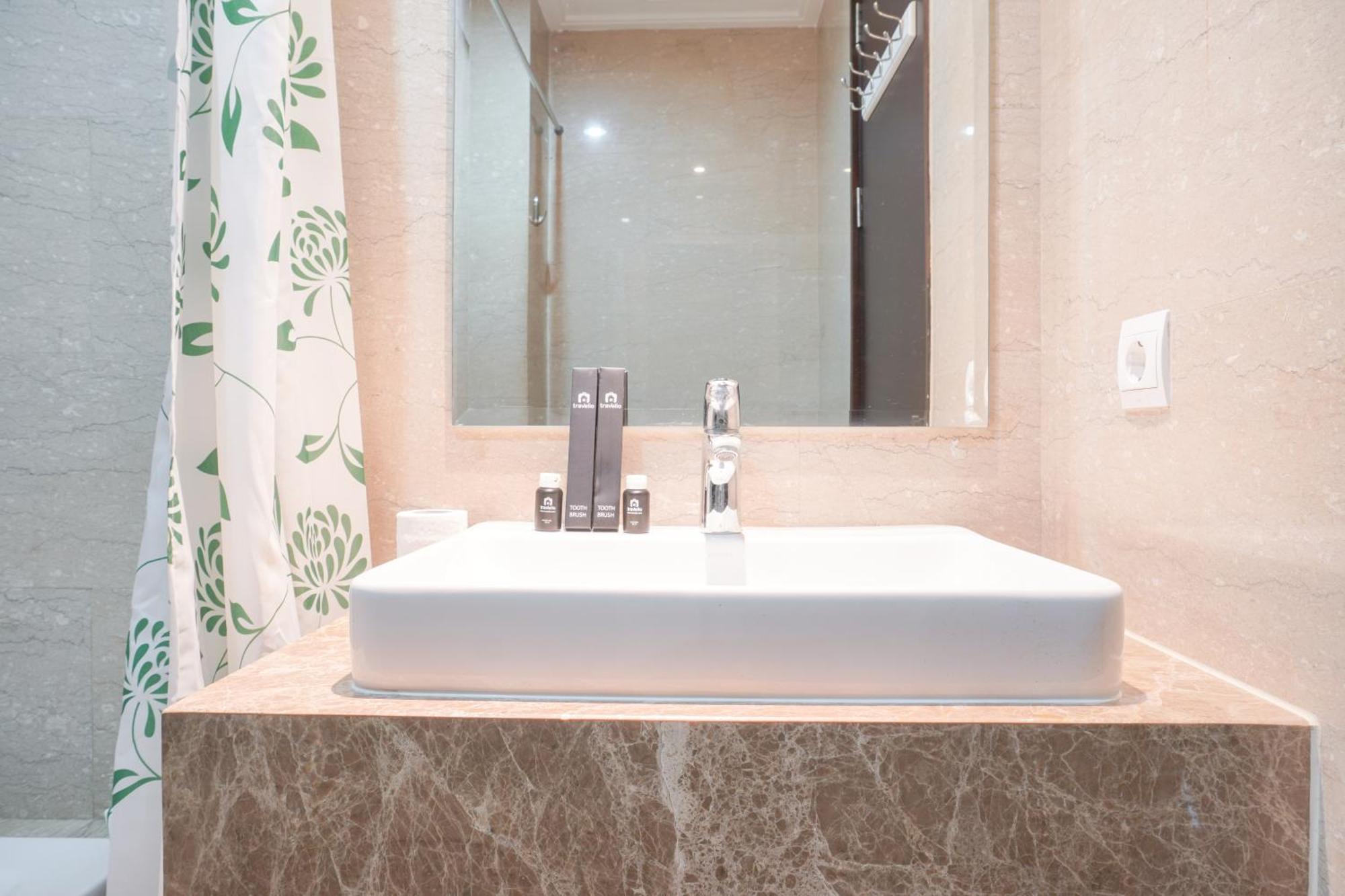 Elegant And Comfy 2br With Private Lift At Menteng Park By Travelio *