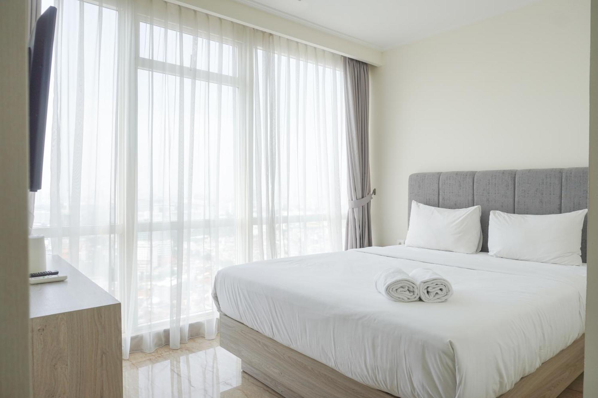 Apartment Elegant And Comfy 2br With Private Lift At Menteng Park By Travelio *