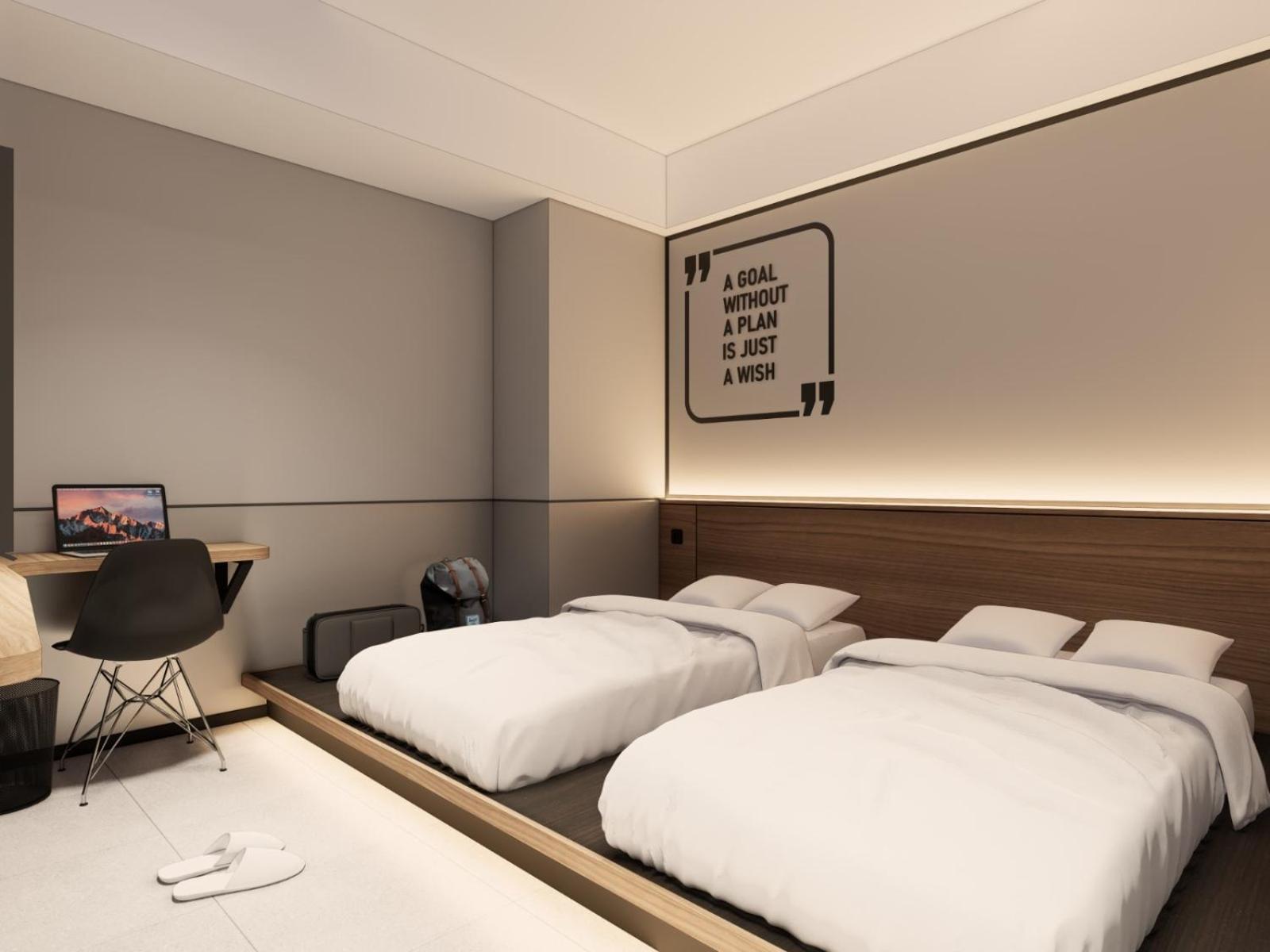 Fieris Izzy Hotel