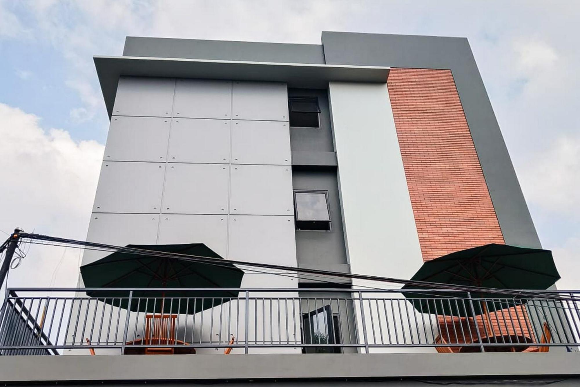 Urbanview Greenville Hotel Jakarta