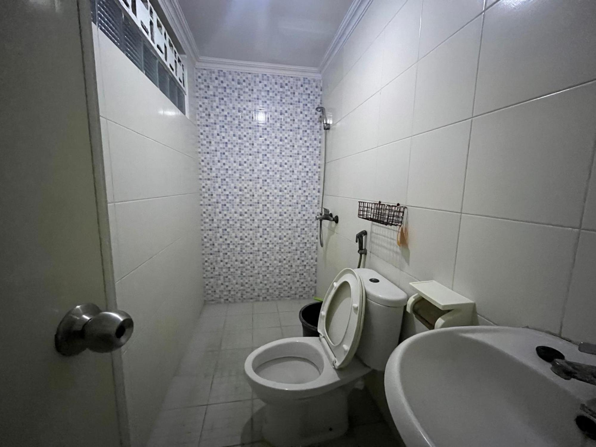 Spot On 94142 Al Fatih Syariah 2 Hotel Jakarta