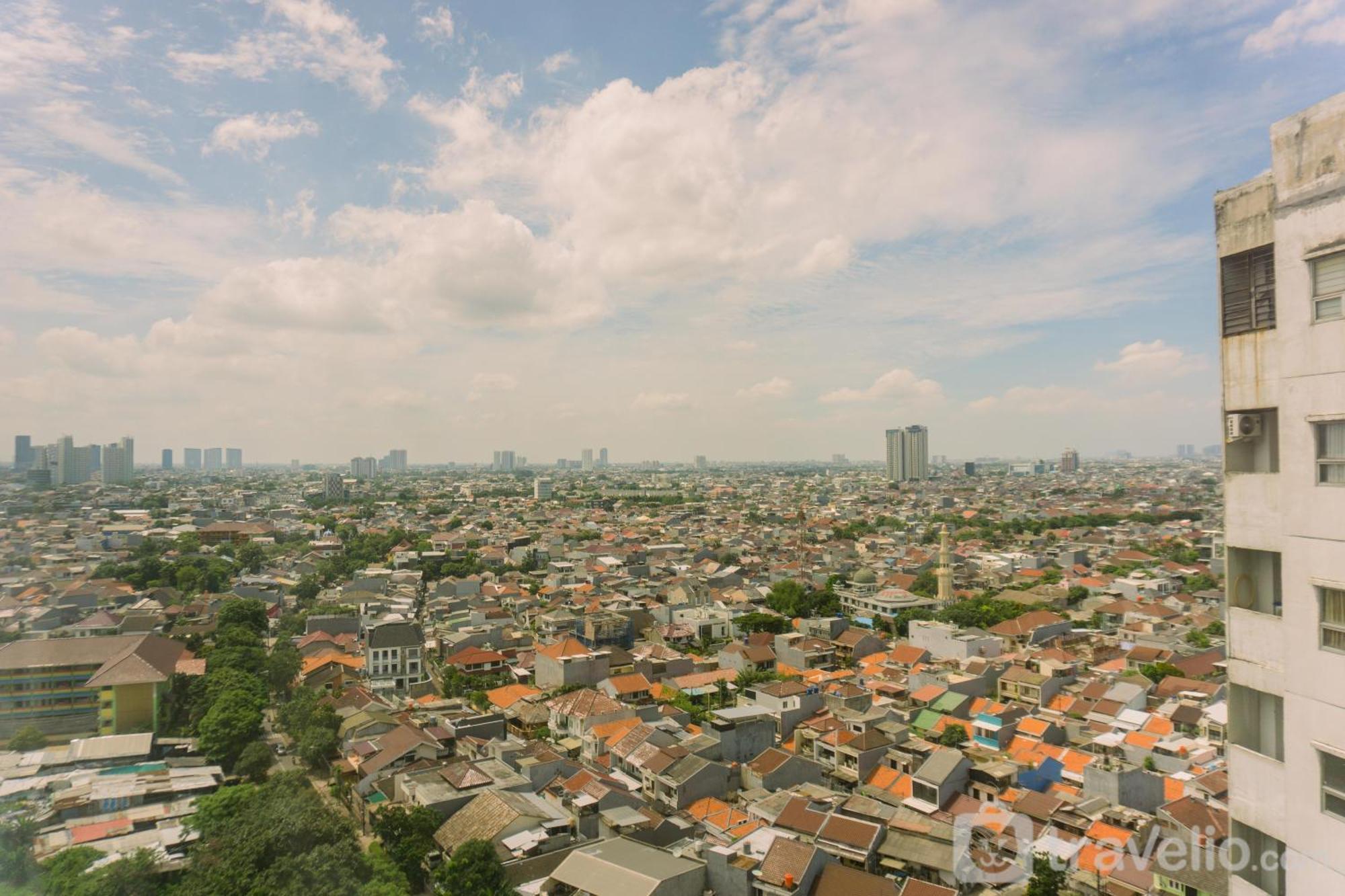 Apartment Comfort 2br At 22nd Floor Menara Kebon Jeruk By Travelio Jakarta