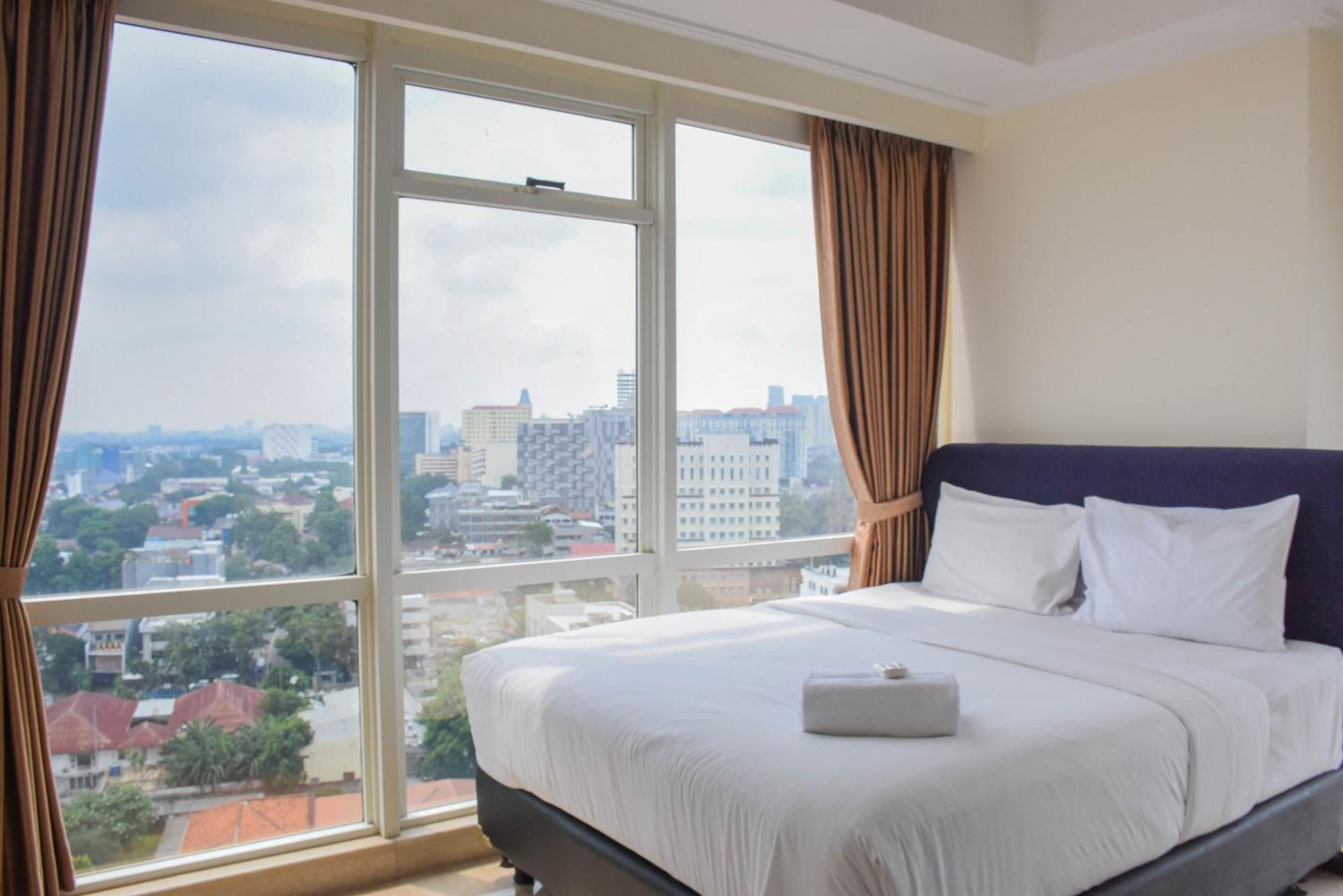 Spacious And Elegant 3br At Menteng Park By Travelio