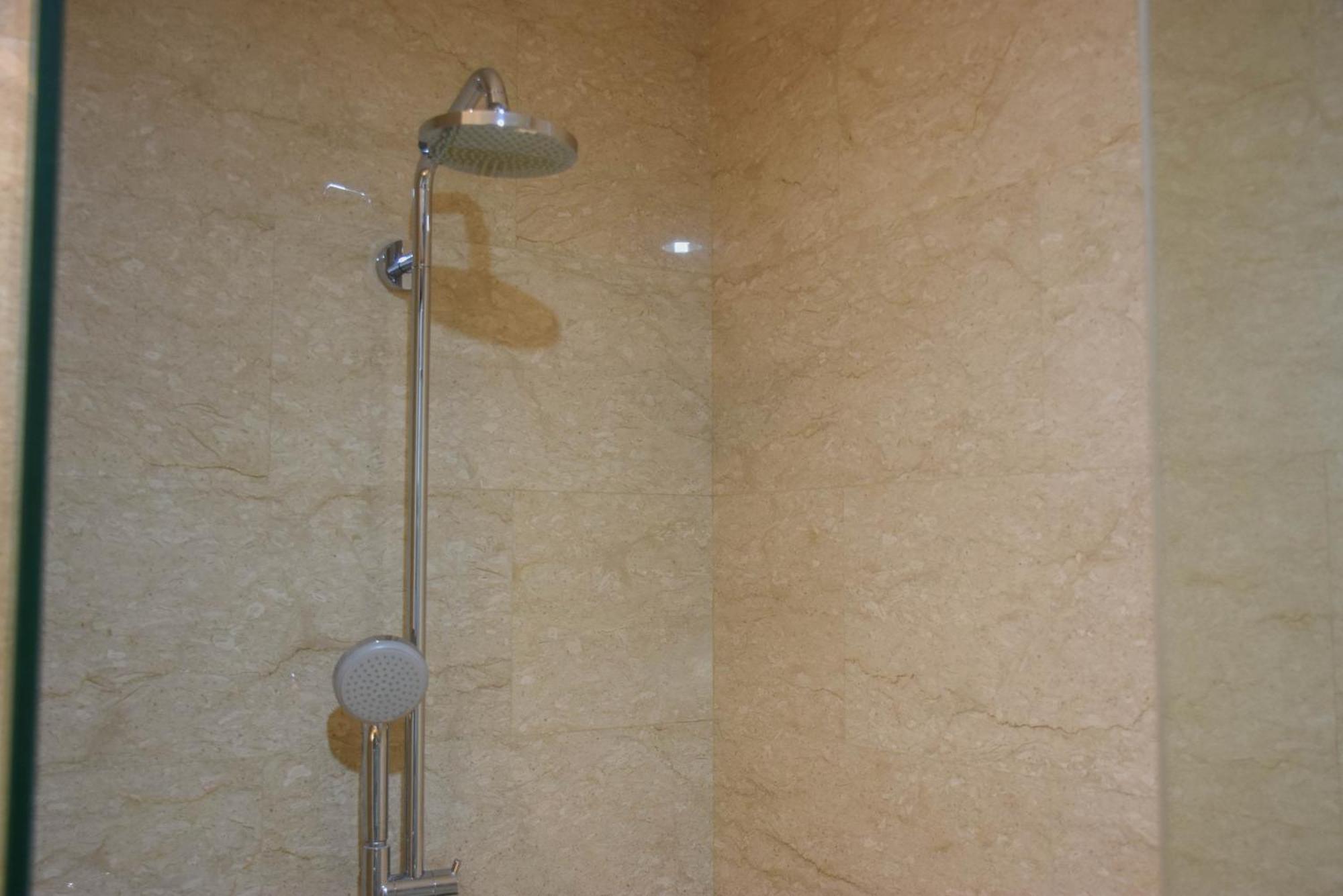 Apartment Spacious And Elegant 3br At Menteng Park By Travelio *