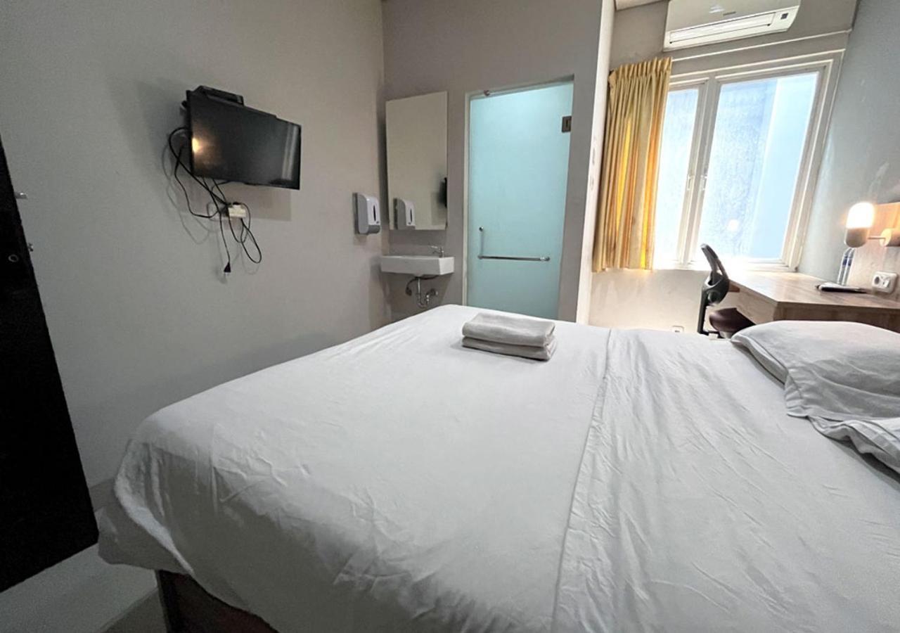 12 Aparthotel Jakarta
