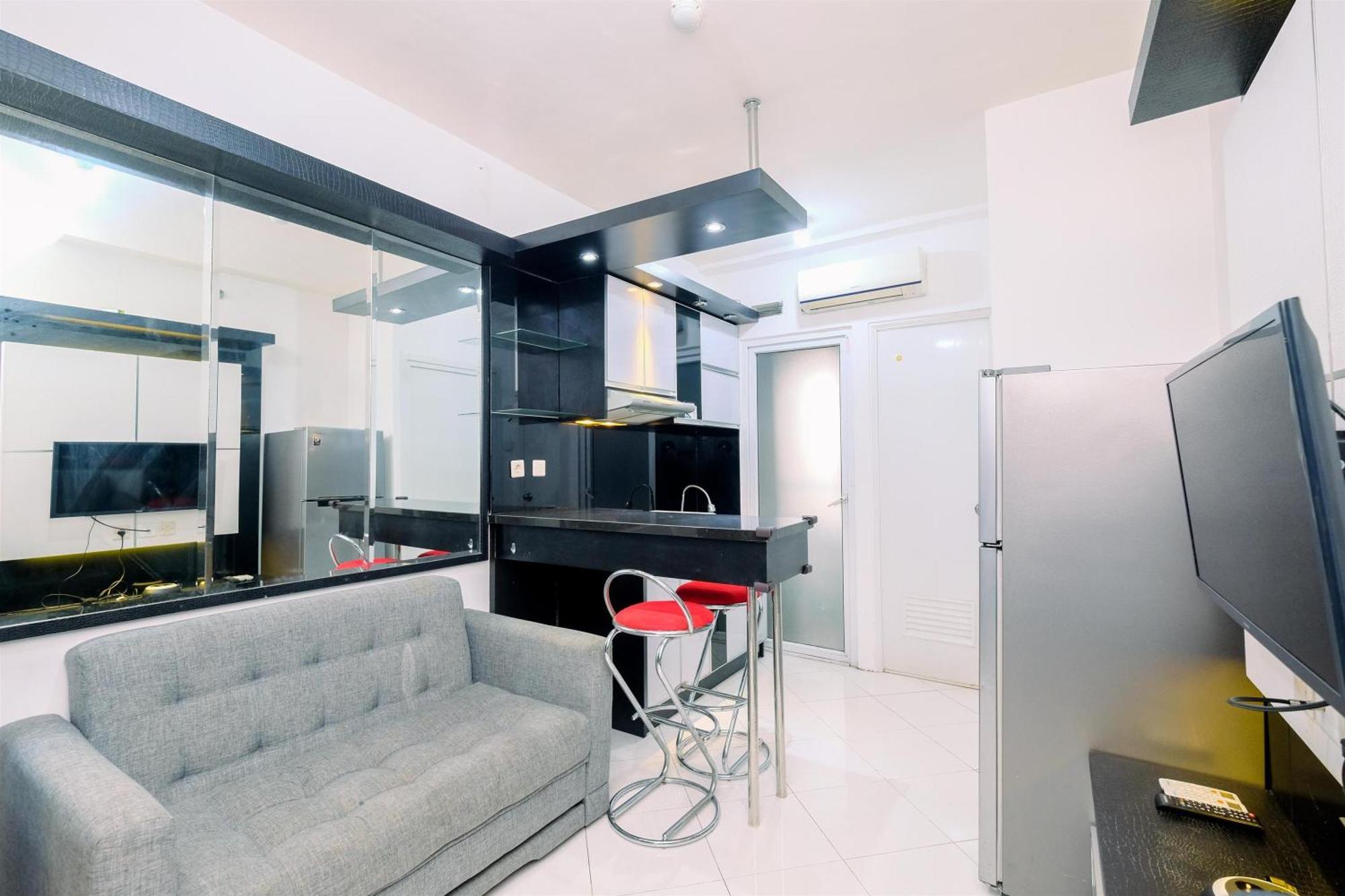 And Modern 1br Pramuka By Travelio Jakarta