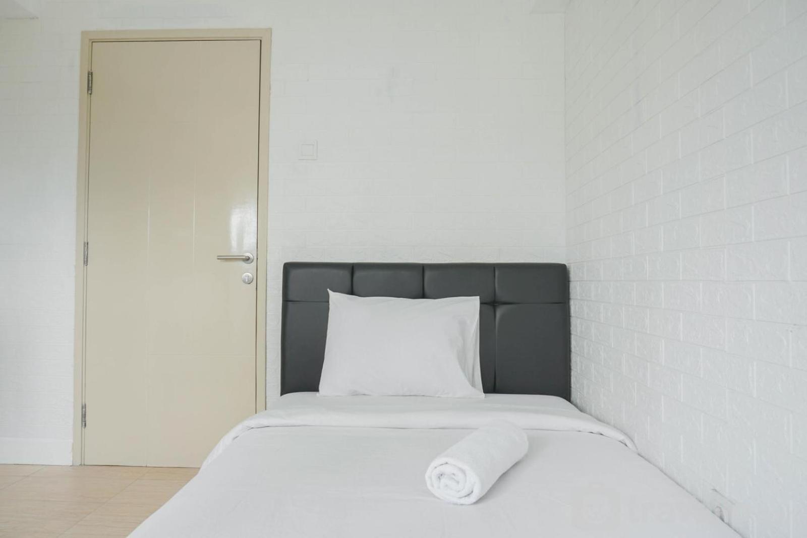 Apartment Location 2br At The Wave Kuningan By Travelio
