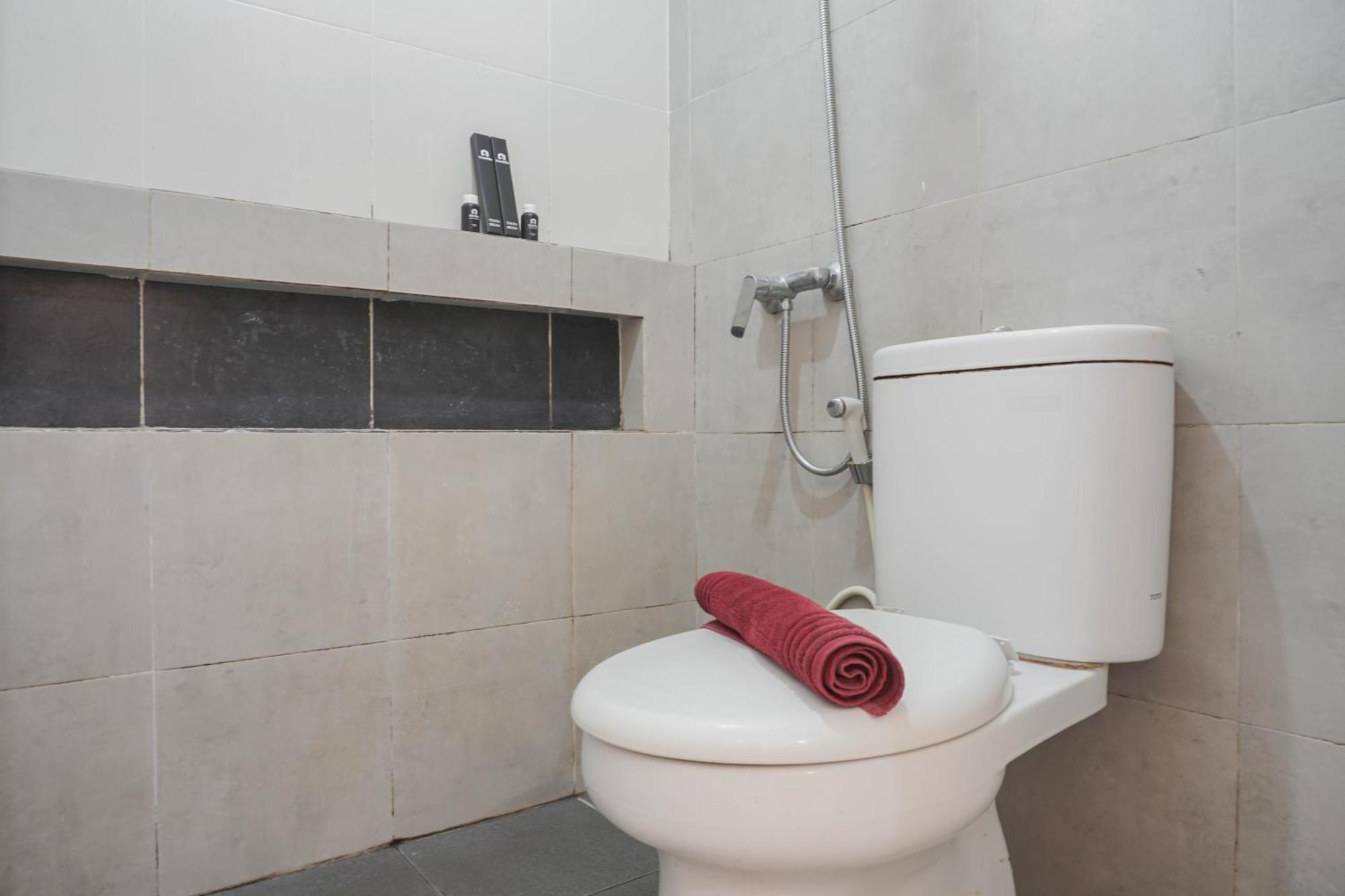 Fully Furnished With Elegant Design 2br Bassura By Travelio