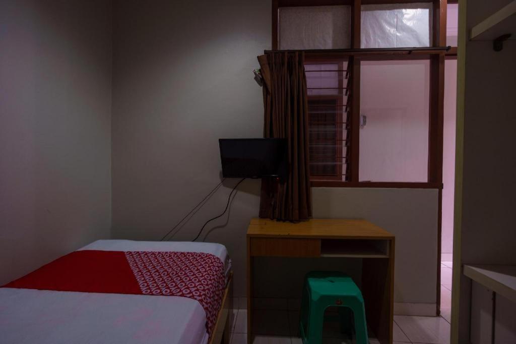 Khách sạn Oyo 93092 Griya Kuningan 2*