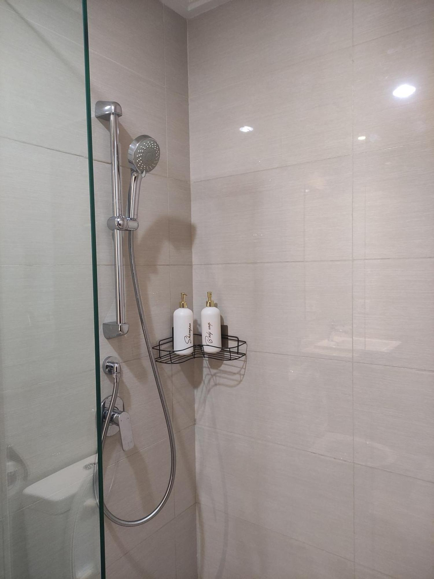 Sedayu Twin By Ellison Jakarta