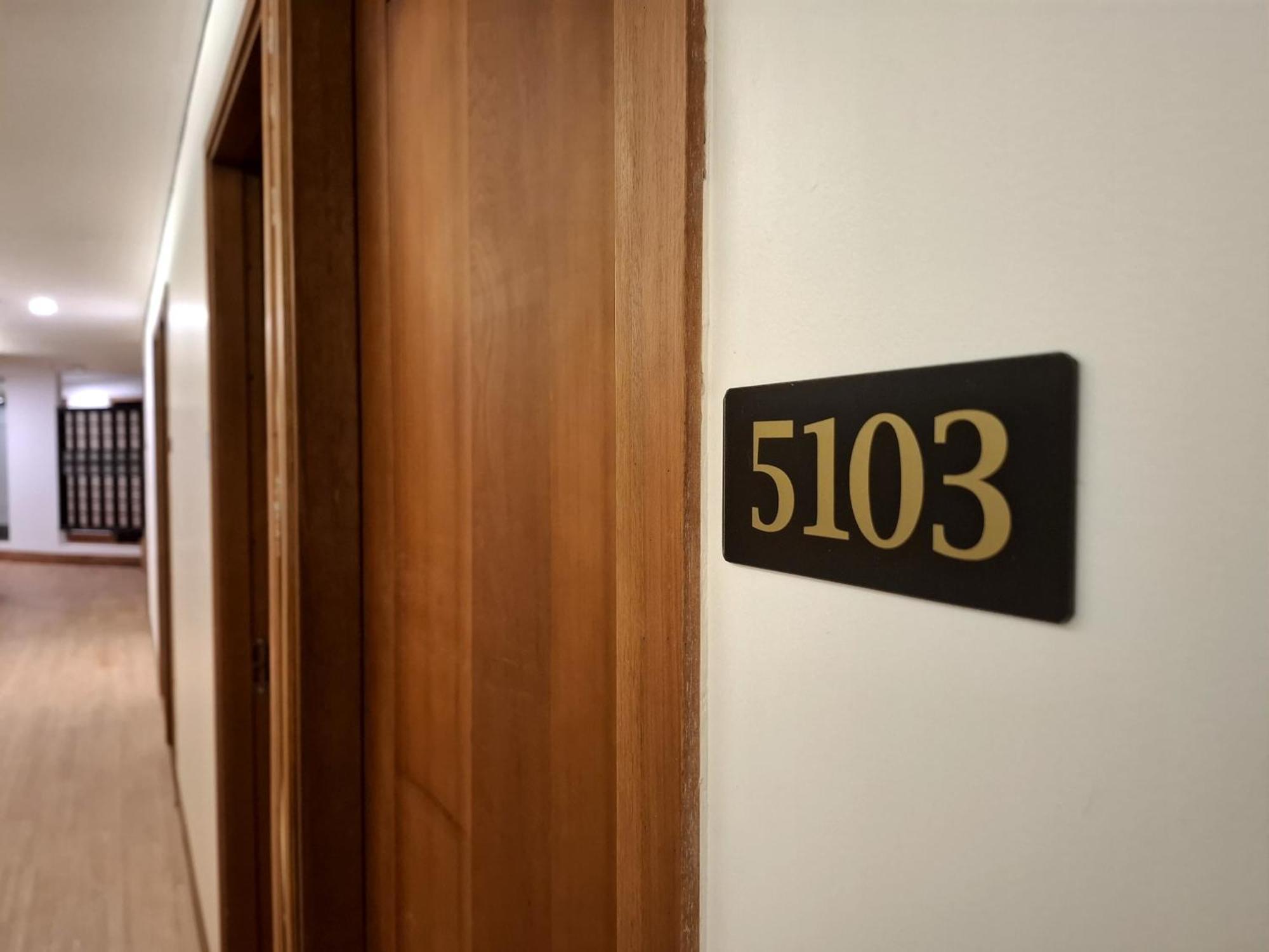 Senayan Capsulehotel