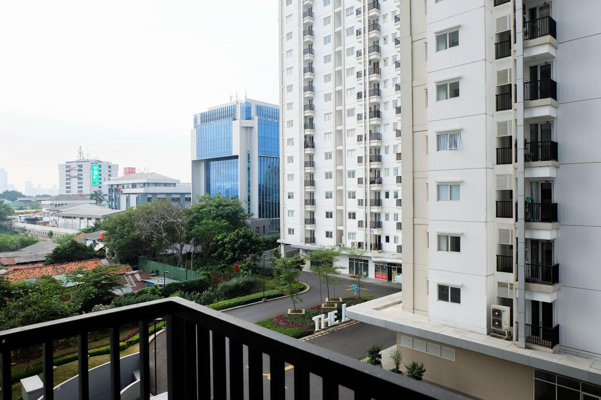 Cozy And Minimalist 2br @ Signature Park Grande By Travelio Apartment