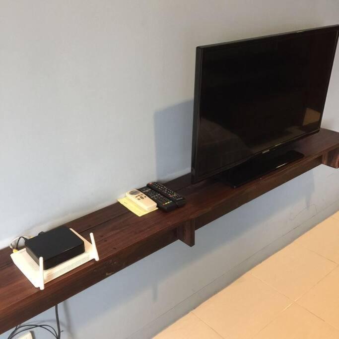 Apartment Modern At Nifarro Park
