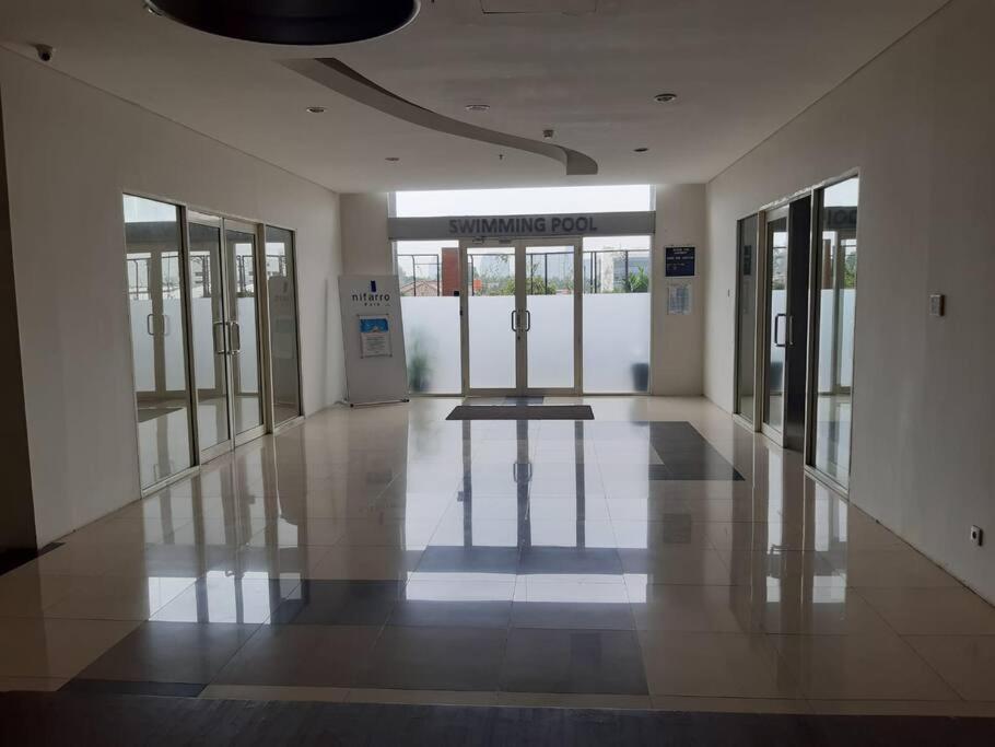 Apartment Modern At Nifarro Park