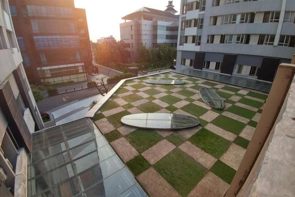 Apartment Modern At Nifarro Park *