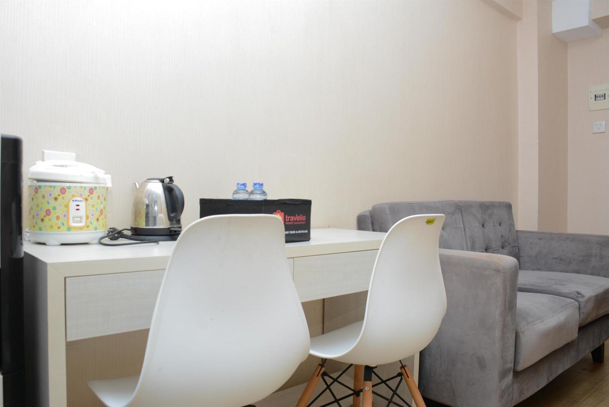 Apartment Minimalist 1br At Kebagusan By Travelio