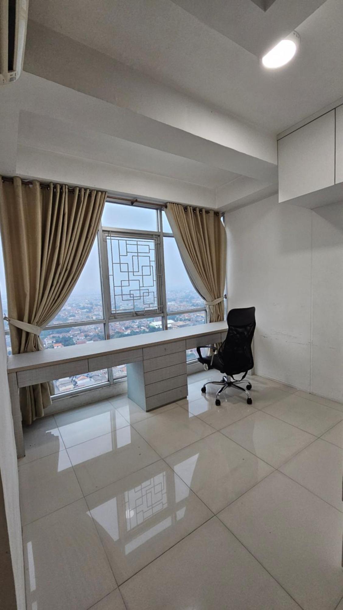 Pakubuwono Terrace Family Premium - Combine Units, Highest Floor Selatan Apartment