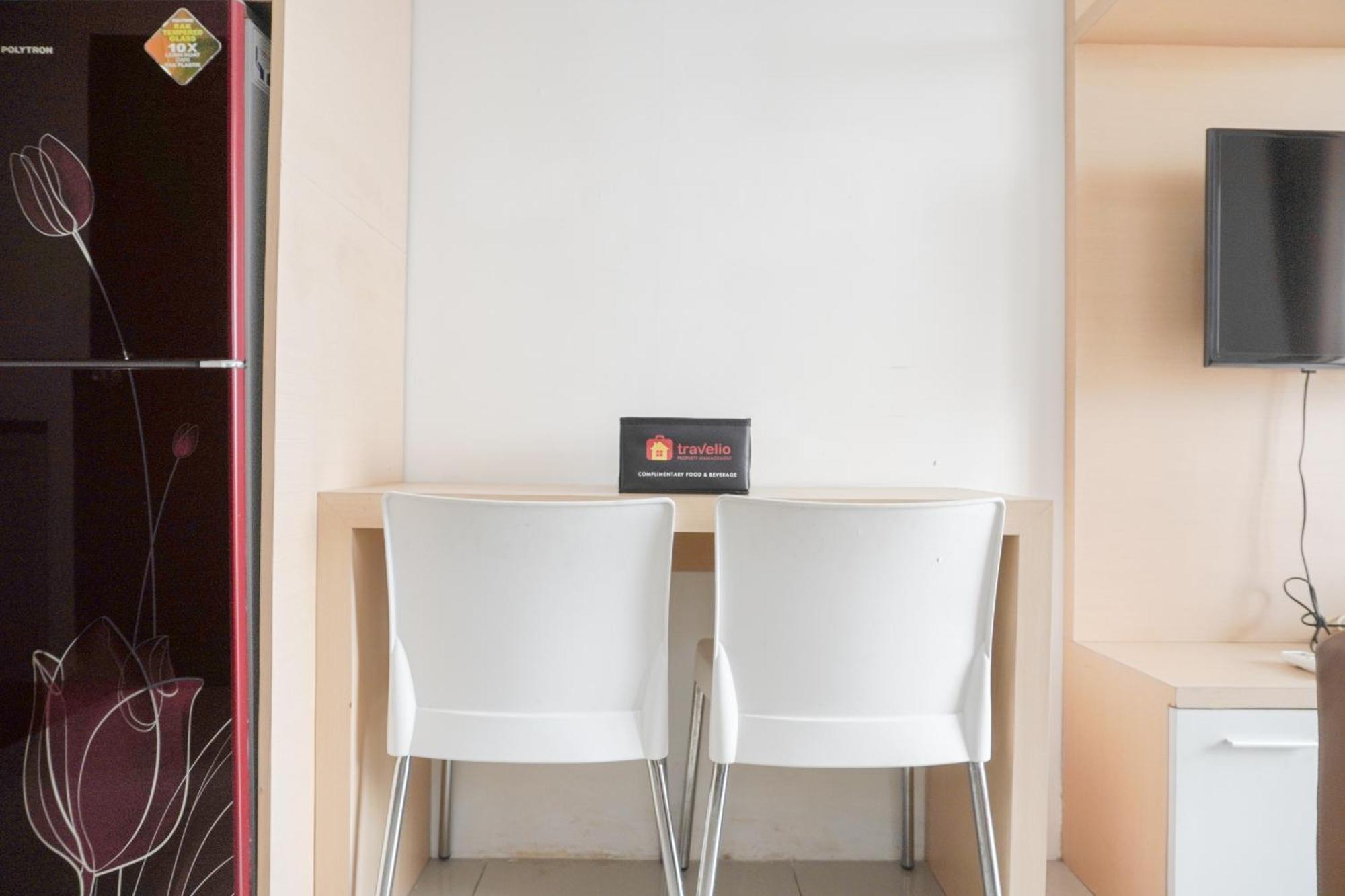 Homey And Warm 1br Belmont Puri By Travelio Apartment