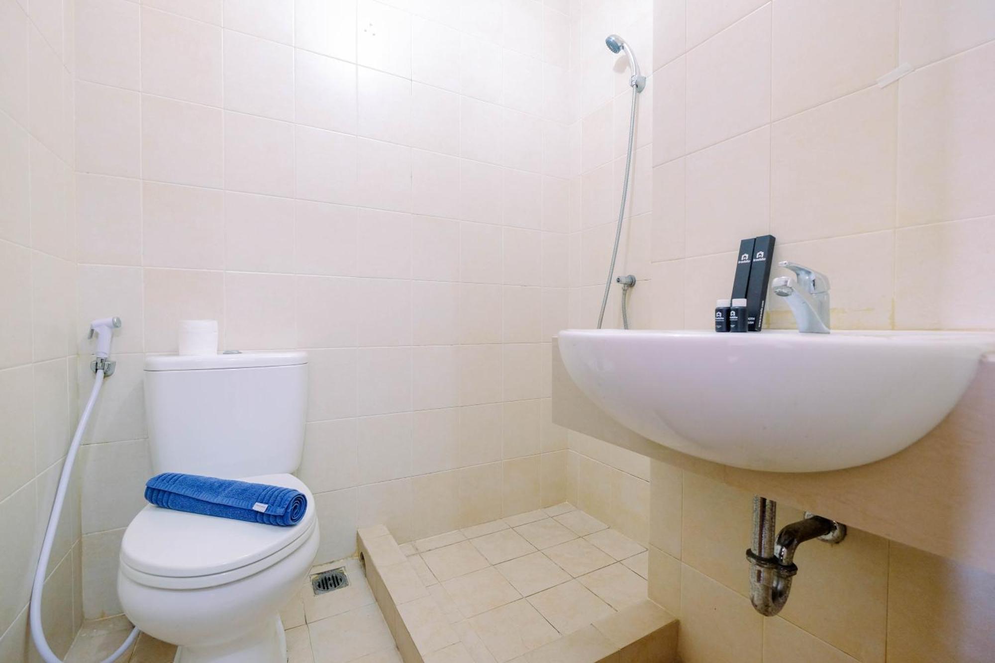 Simple Furnished At Maple Park By Travelio * Jakarta