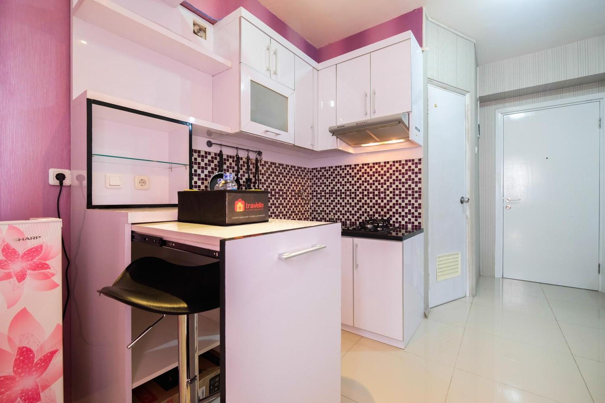 Homey 1br With Spacious Living Pramuka By Travelio *