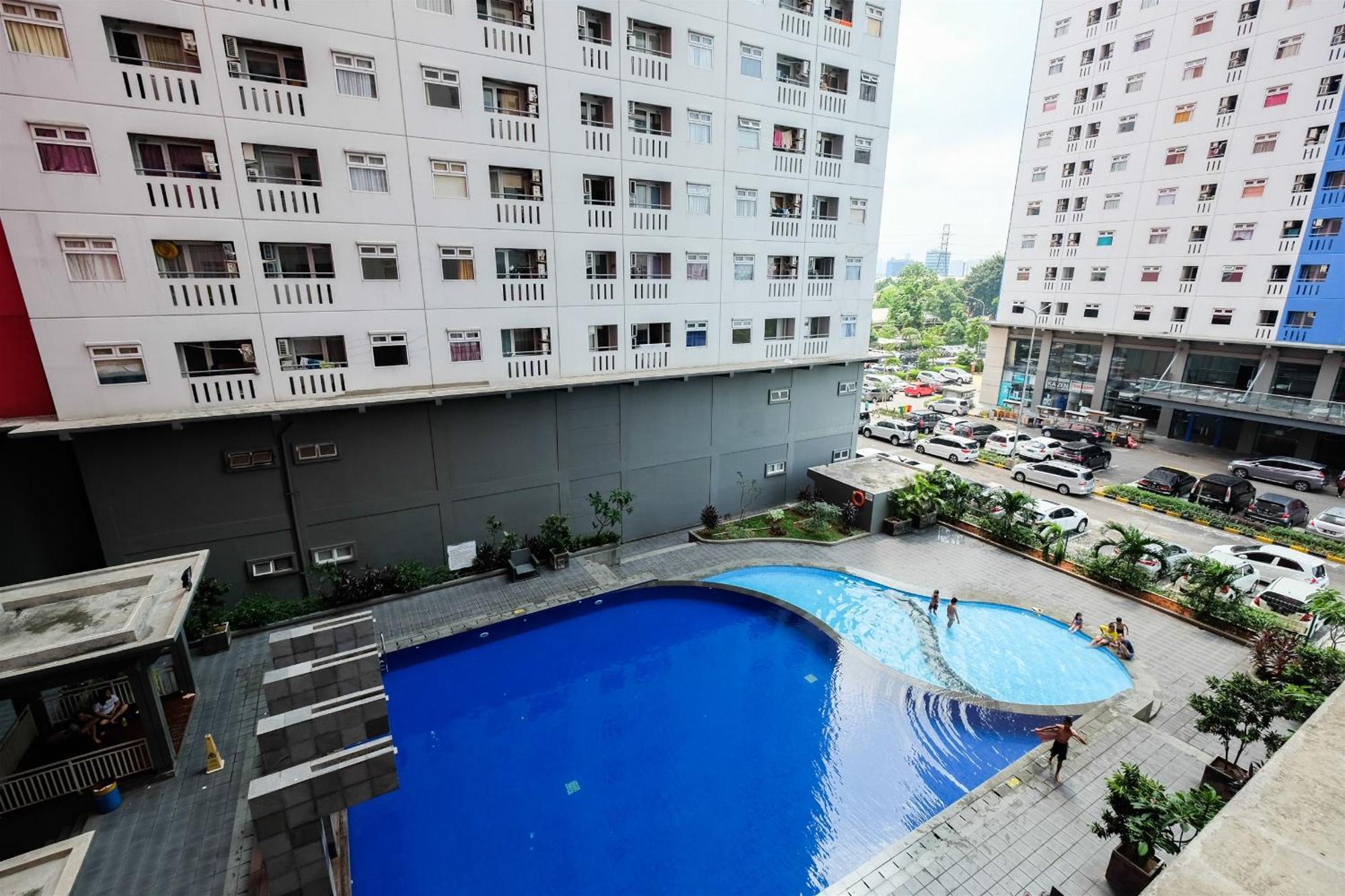 Homey 1br With Spacious Living Pramuka By Travelio *