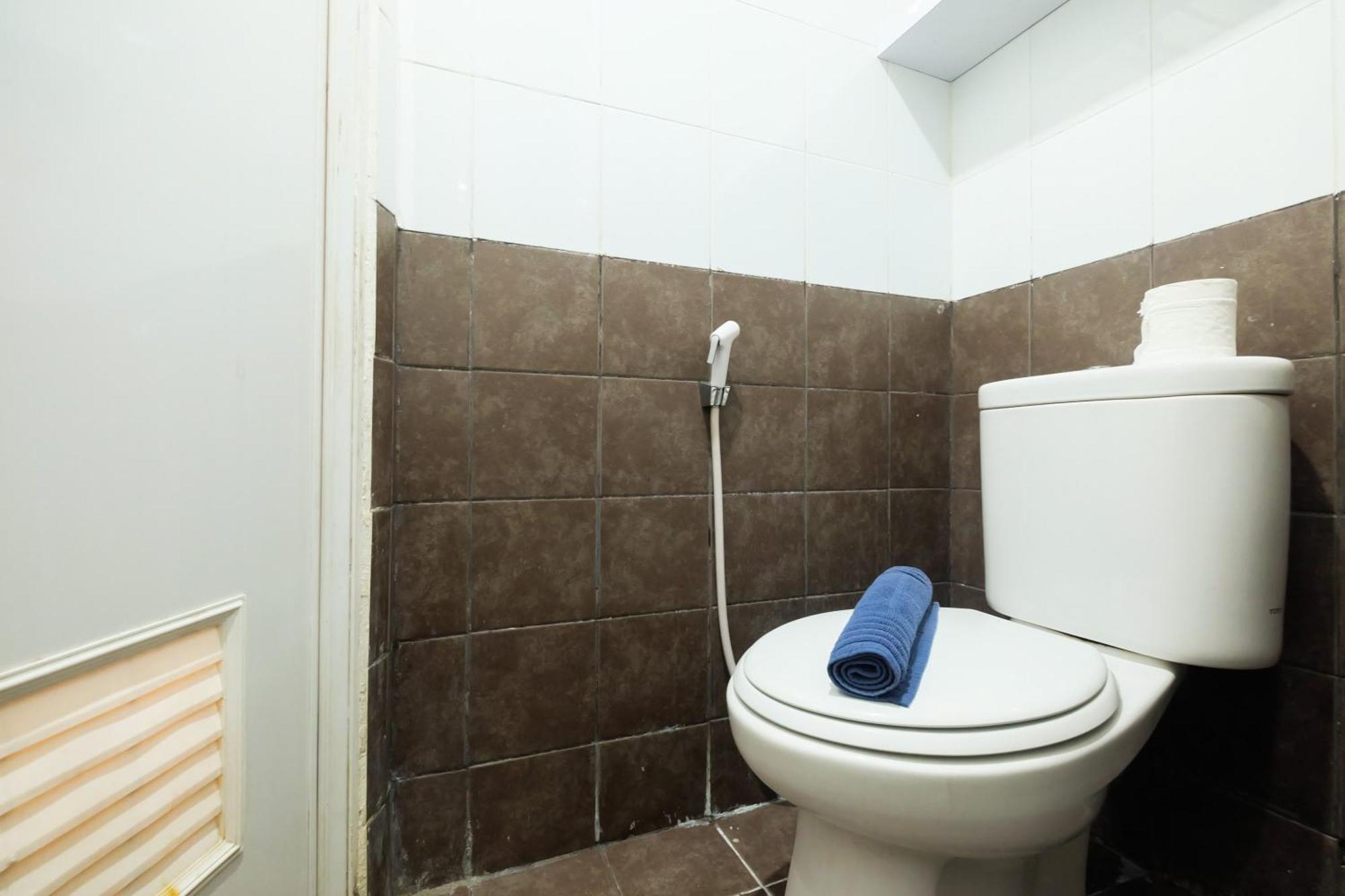 Apartment Homey 1br With Spacious Living Pramuka By Travelio *