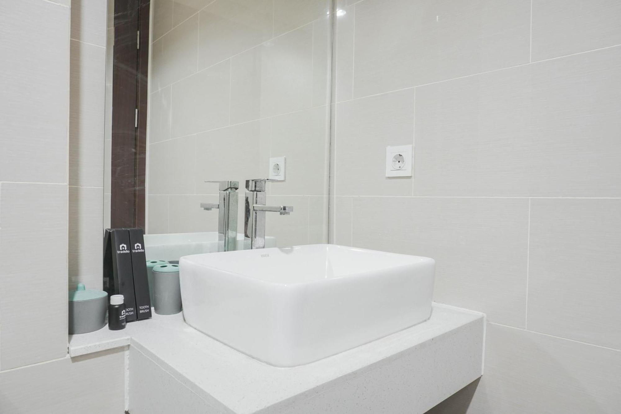 Comfort At Daan Mogot By Travelio Apartment