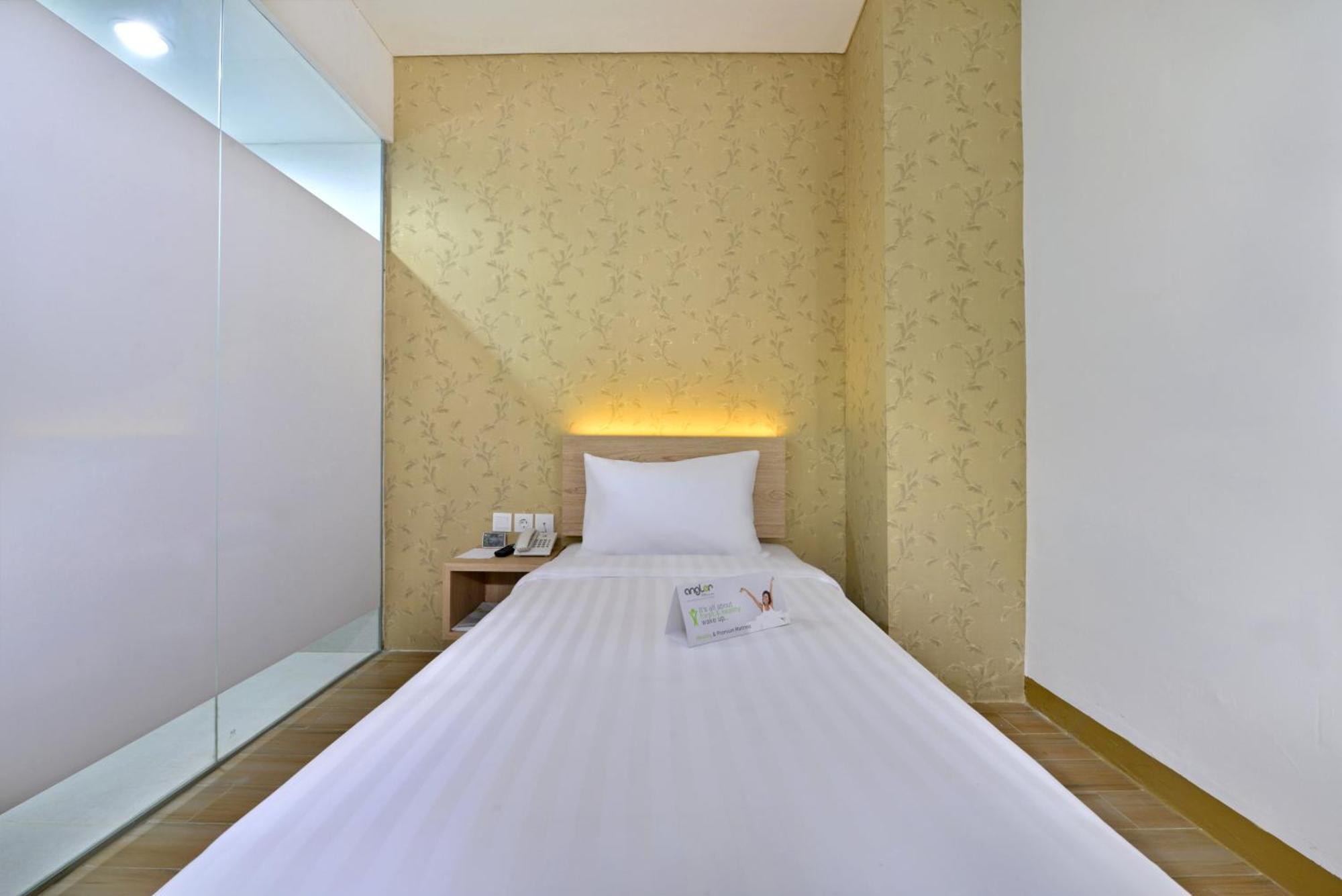 Whiz Falatehan Hotel 2*