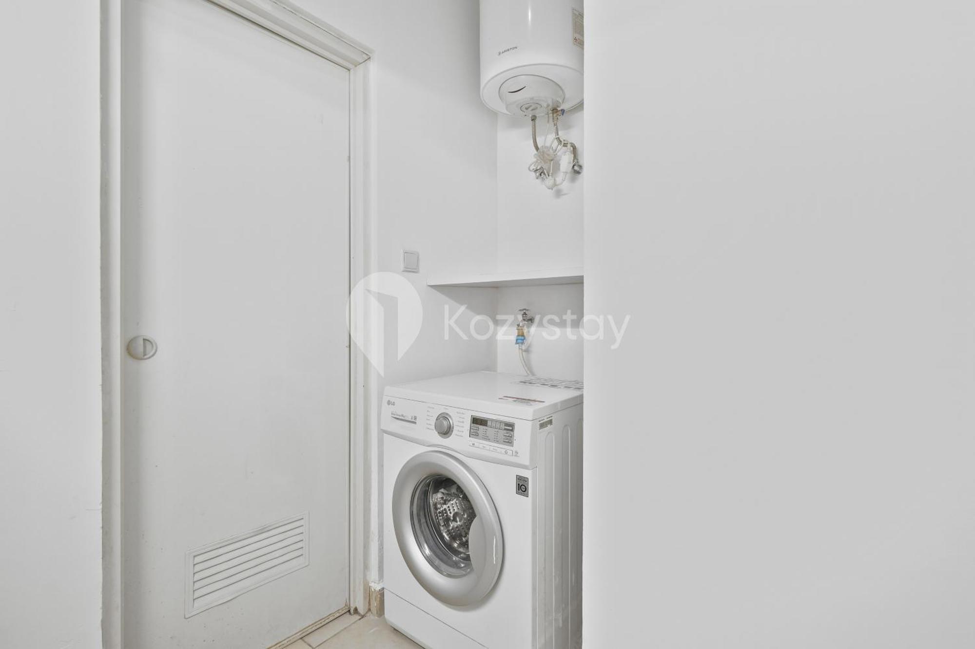 Pura By Kozystay - Kuningan Apartment
